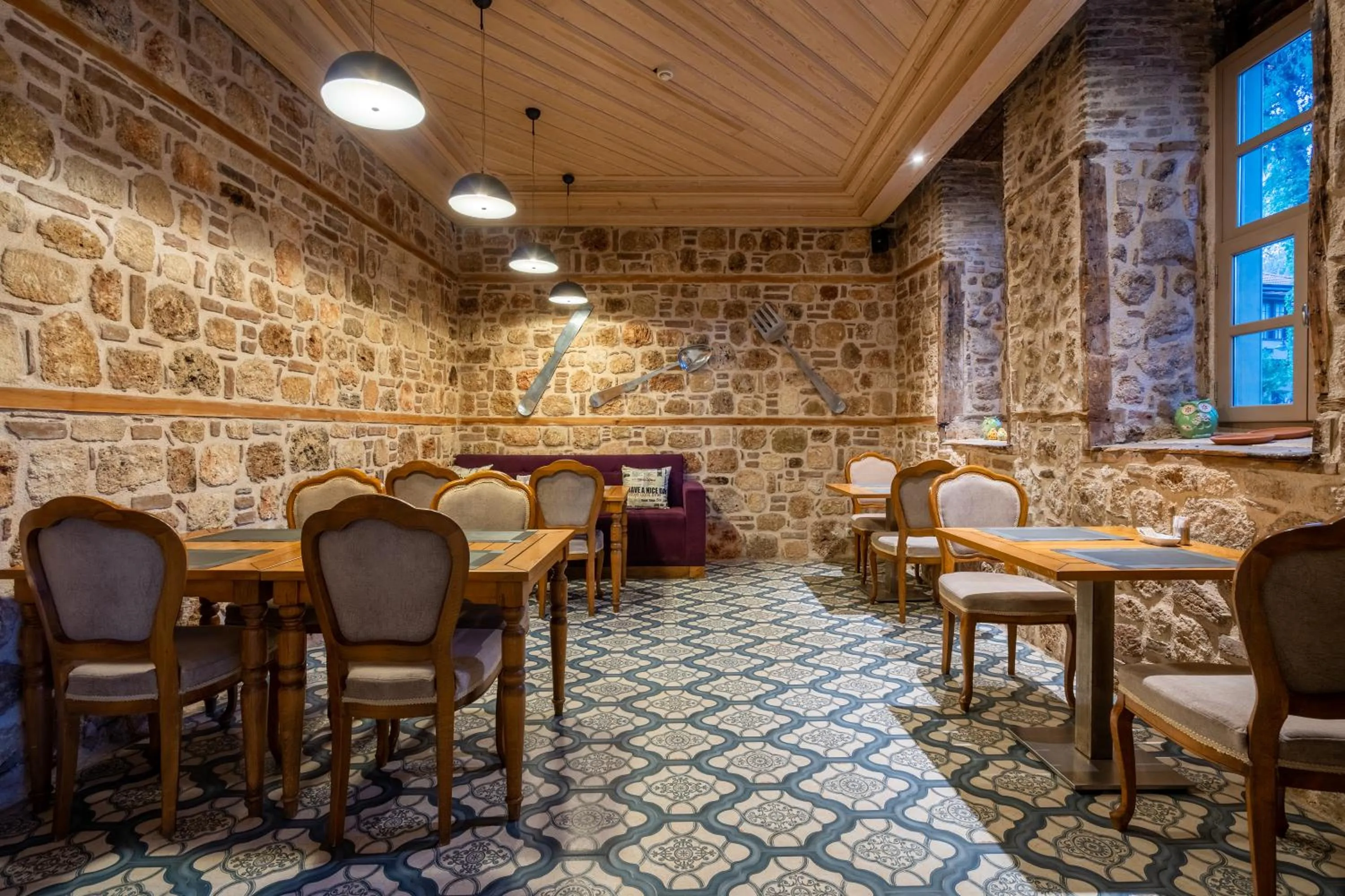 Restaurant/places to eat in Puding Hotel