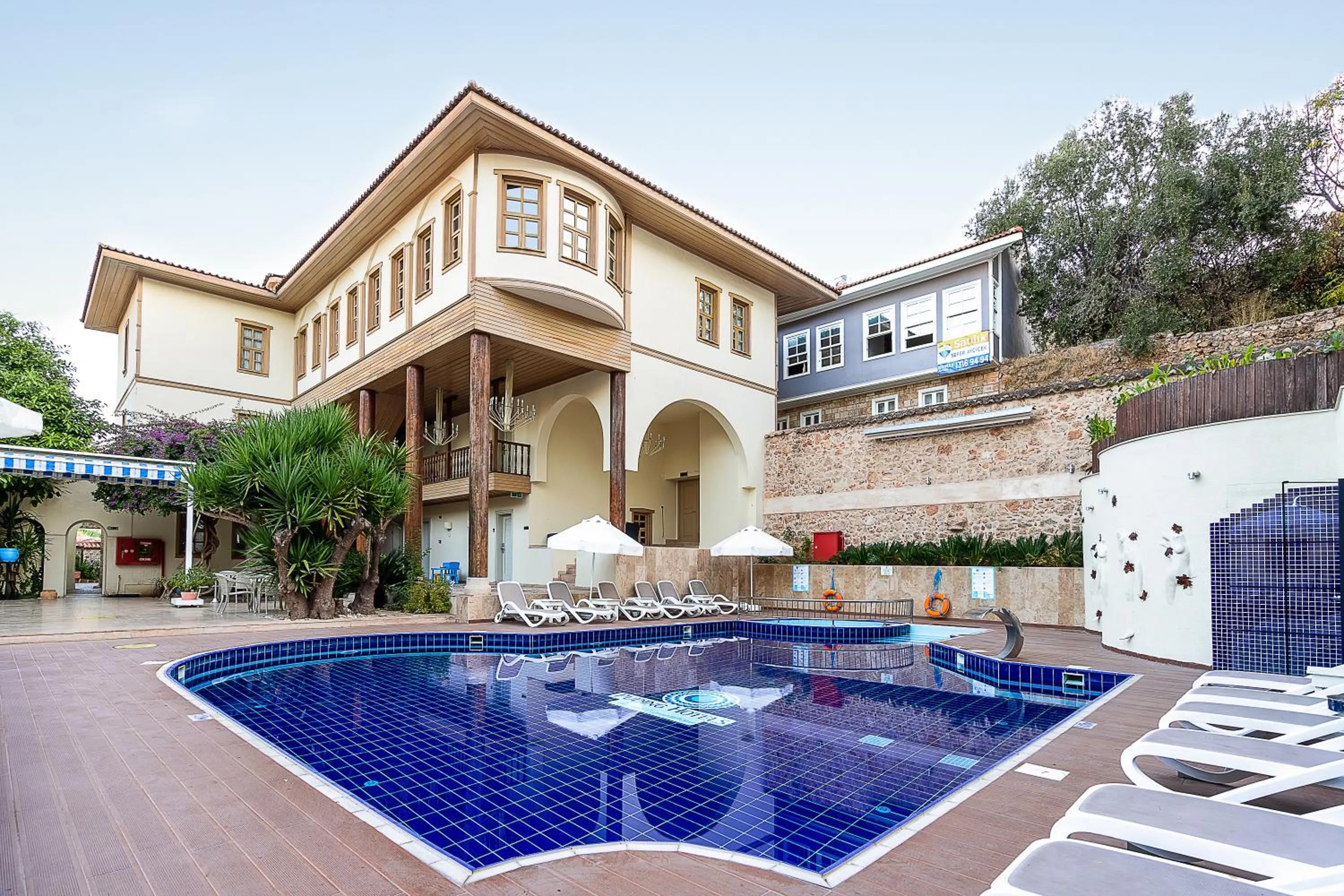 Swimming pool in Puding Hotel