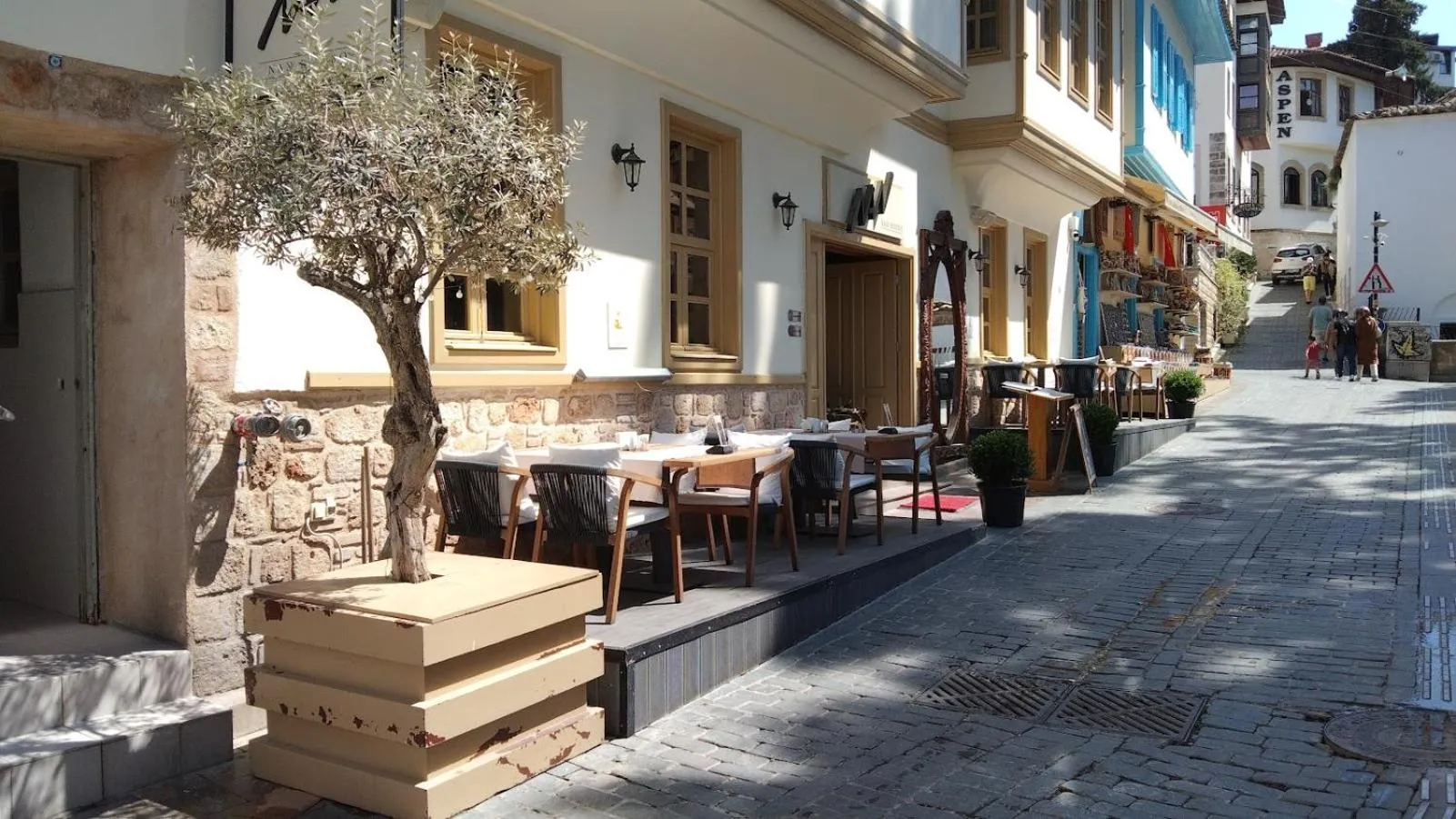 Restaurant/places to eat in Puding Hotel