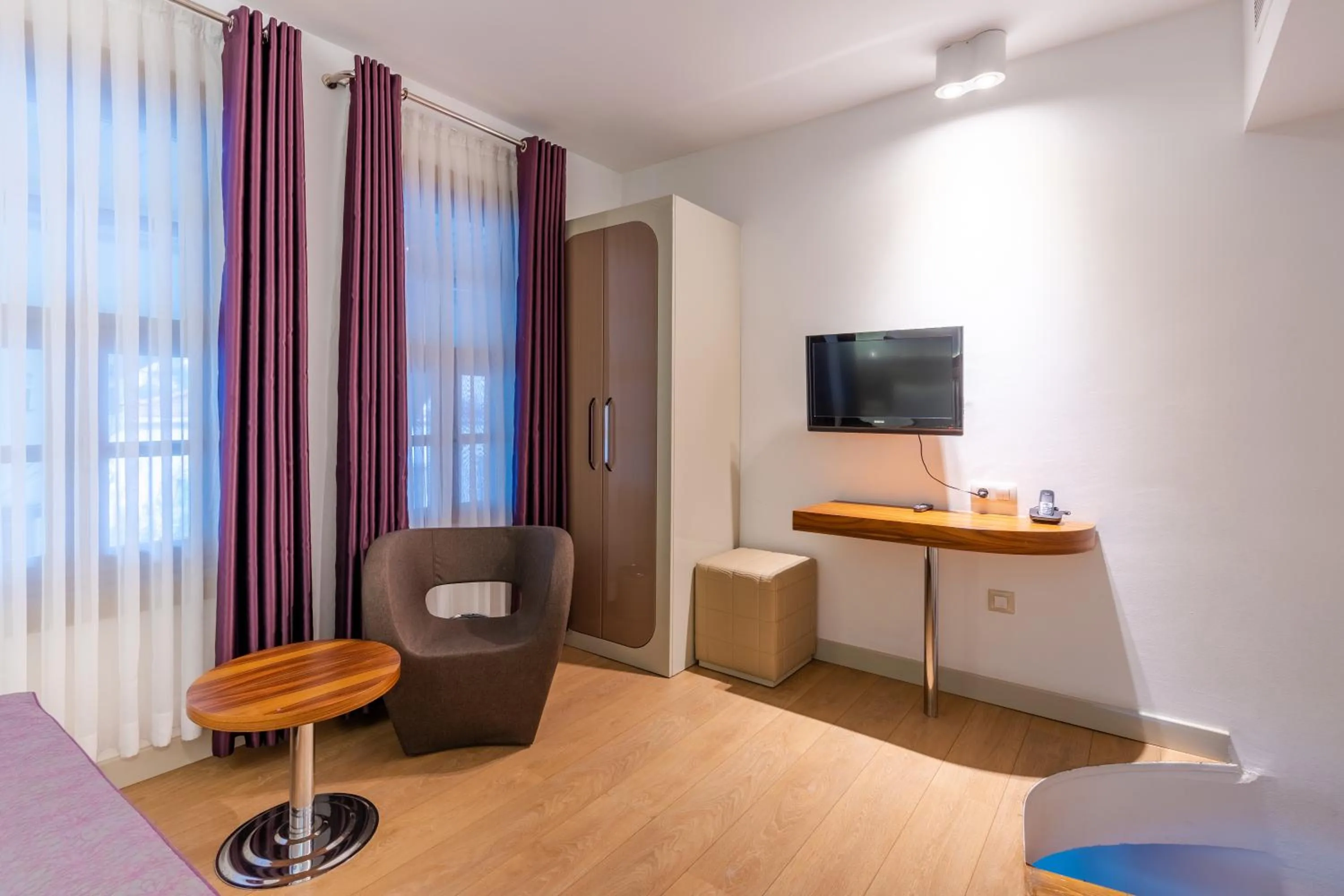 TV and multimedia in Puding Hotel