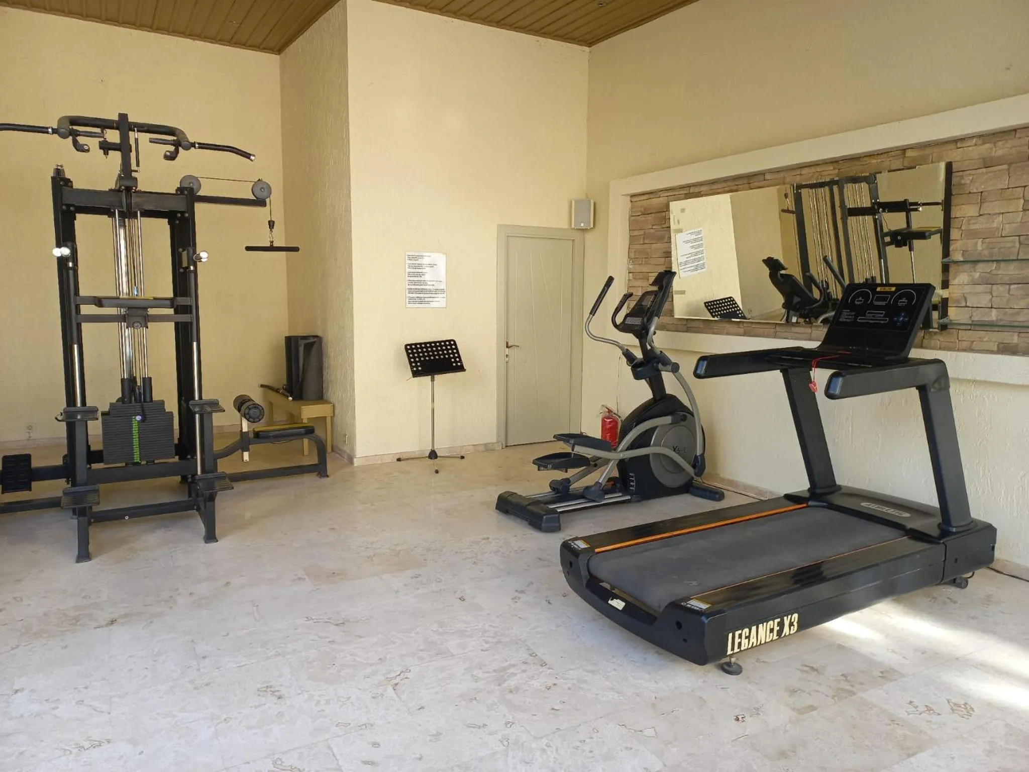 Fitness centre/facilities in Puding Hotel