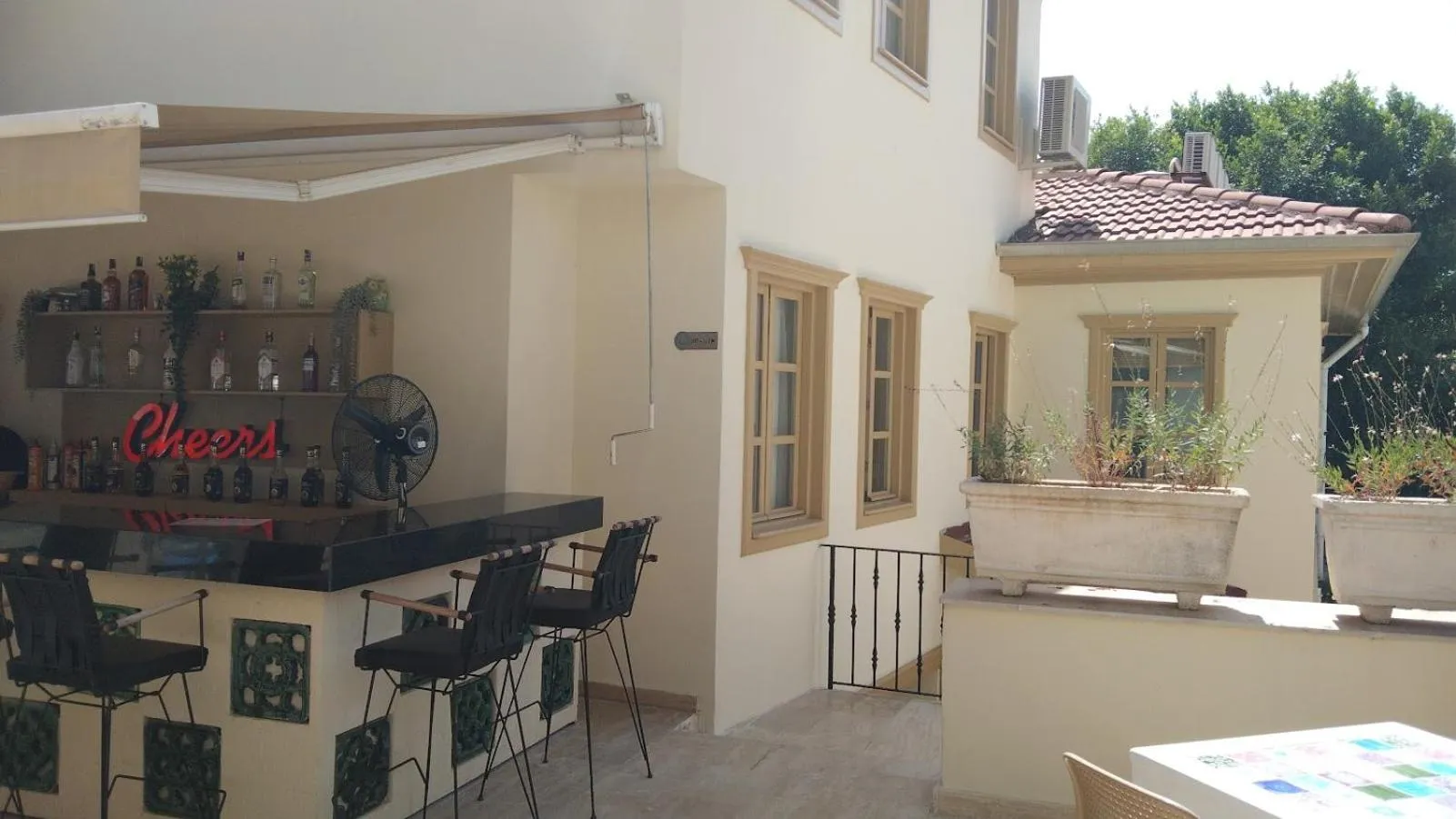 Property building in Puding Hotel