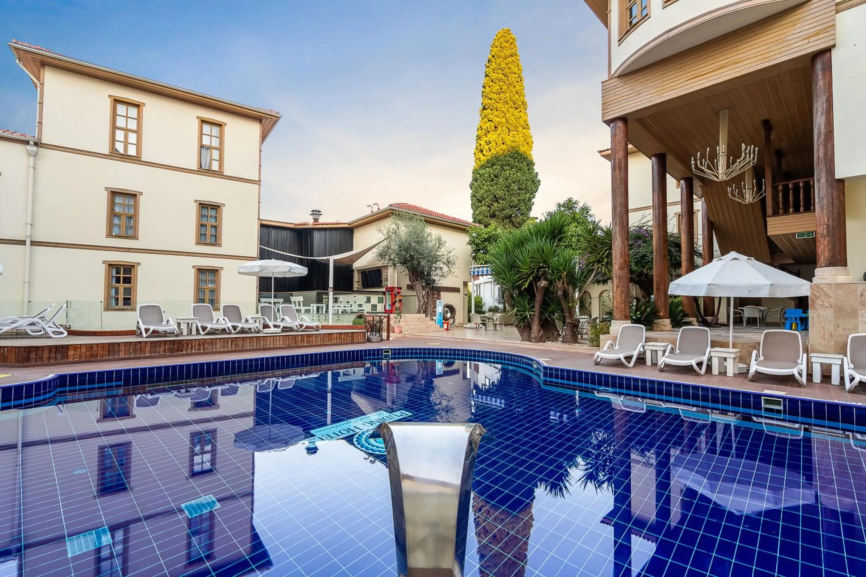 Swimming pool in Puding Hotel