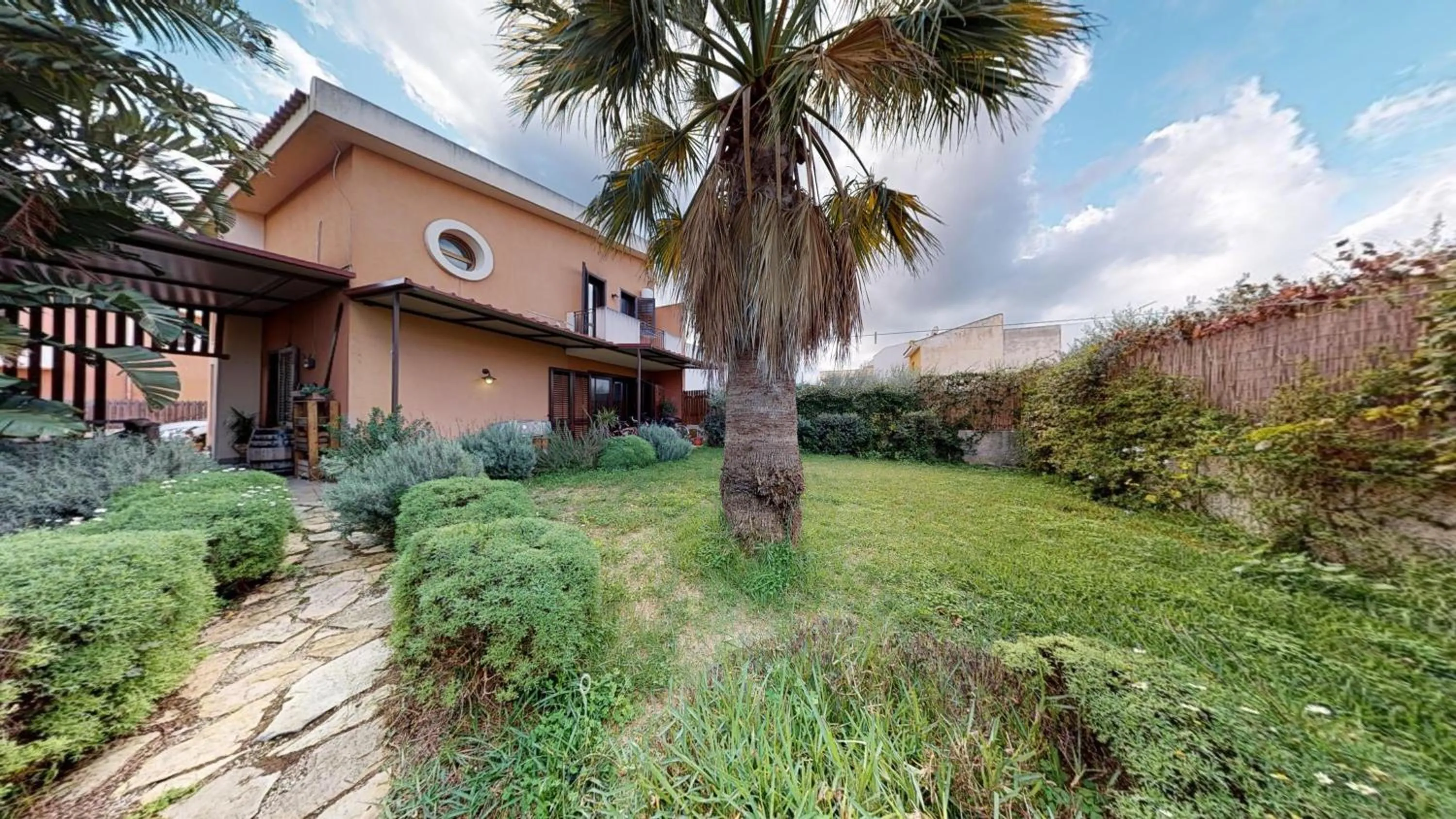 Inner courtyard view in Kite House Marsala Stagnone