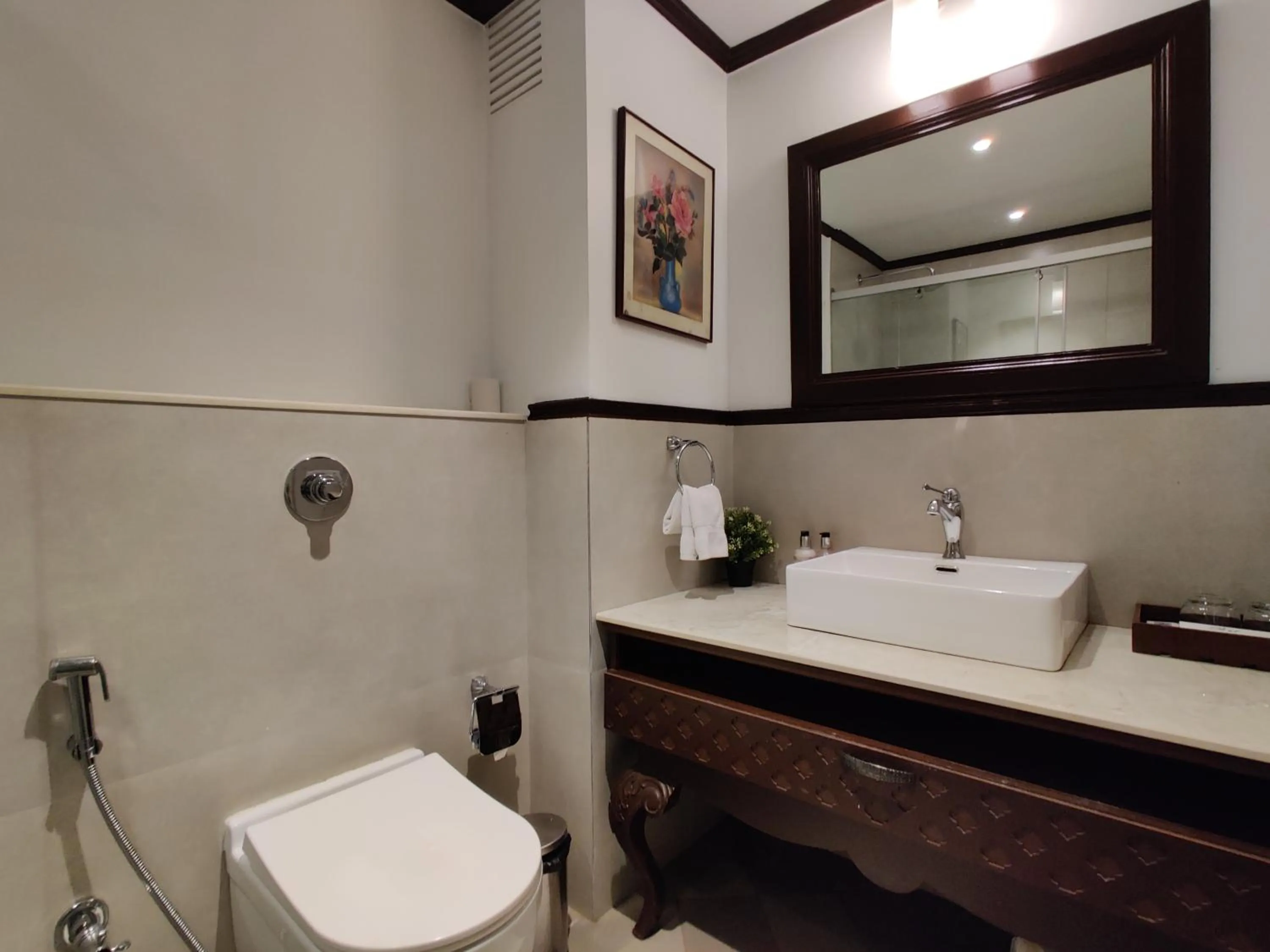 Toilet in Chambers Mahabaleshwar, A Club Mahindra Associate Resort