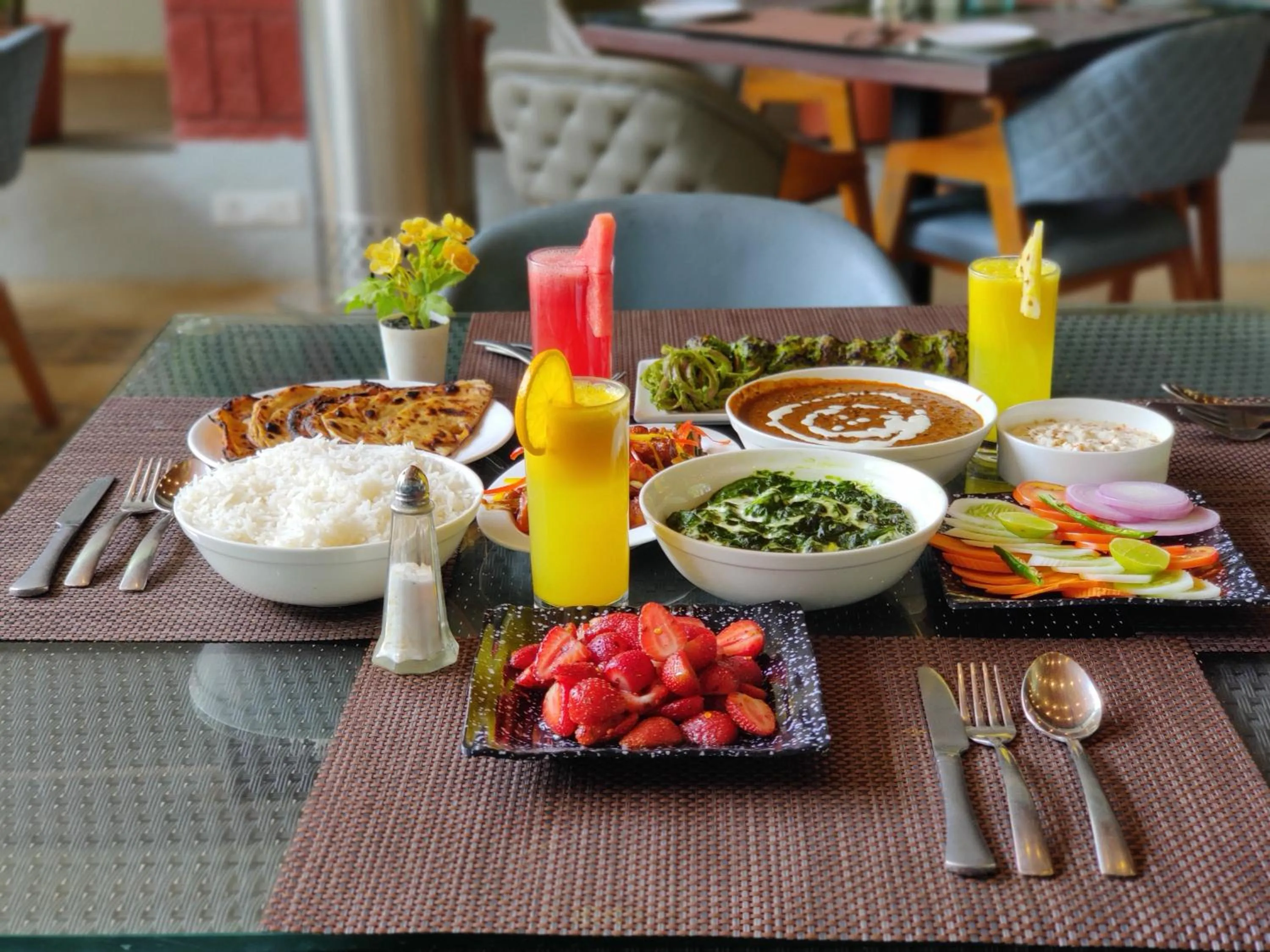 Food and drinks in Chambers Mahabaleshwar, A Club Mahindra Associate Resort