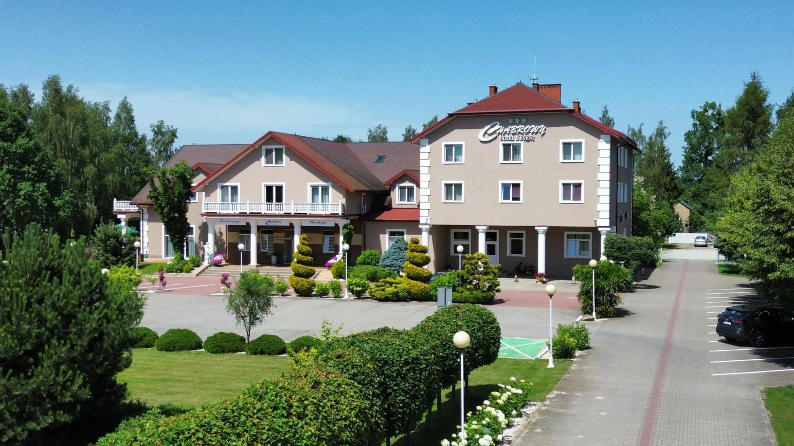Property building in Hotel Chabrowy Dworek