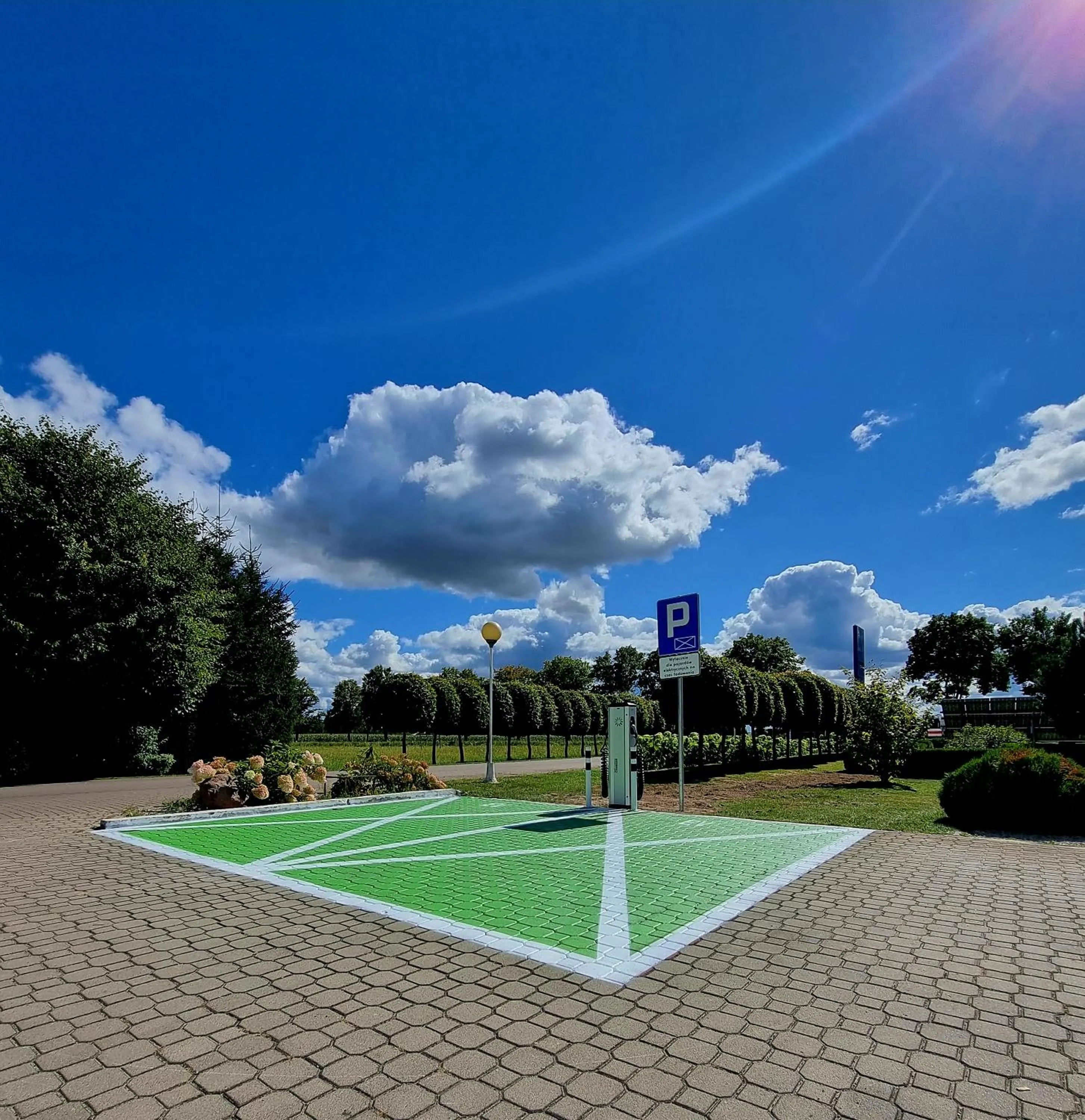 Parking in Hotel Chabrowy Dworek