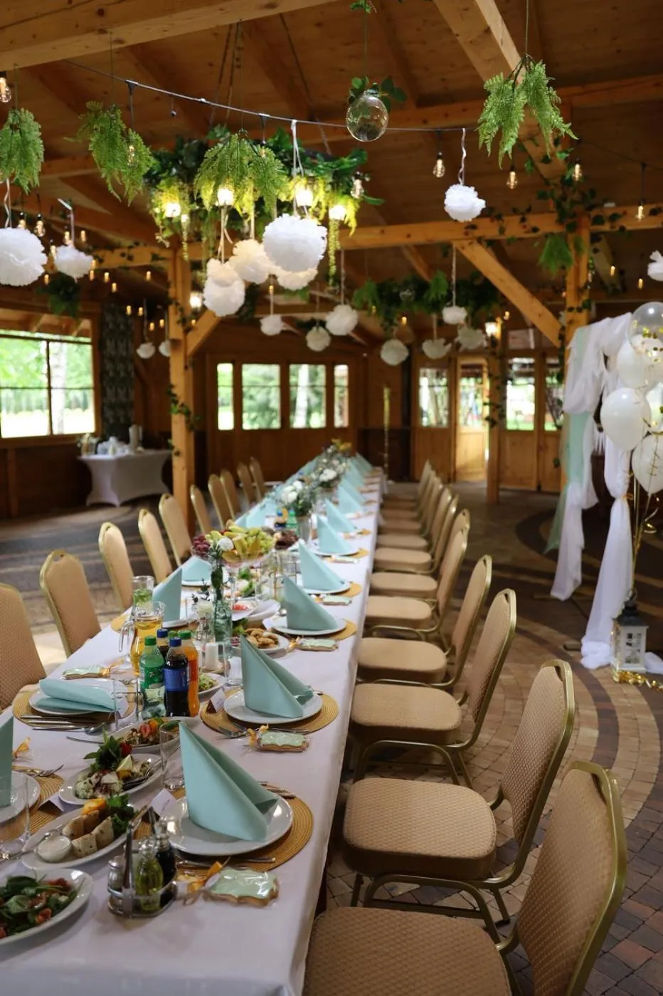 Restaurant/places to eat in Hotel Chabrowy Dworek