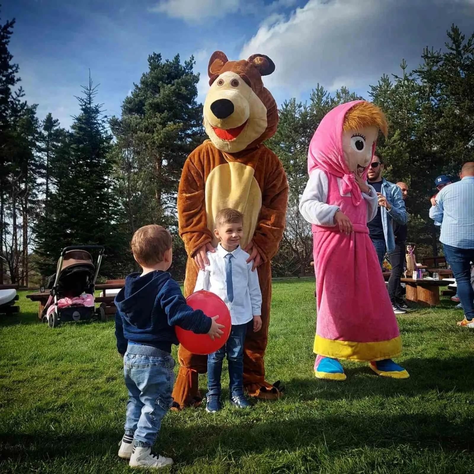 Entertainment in Aurora Resort & Spa