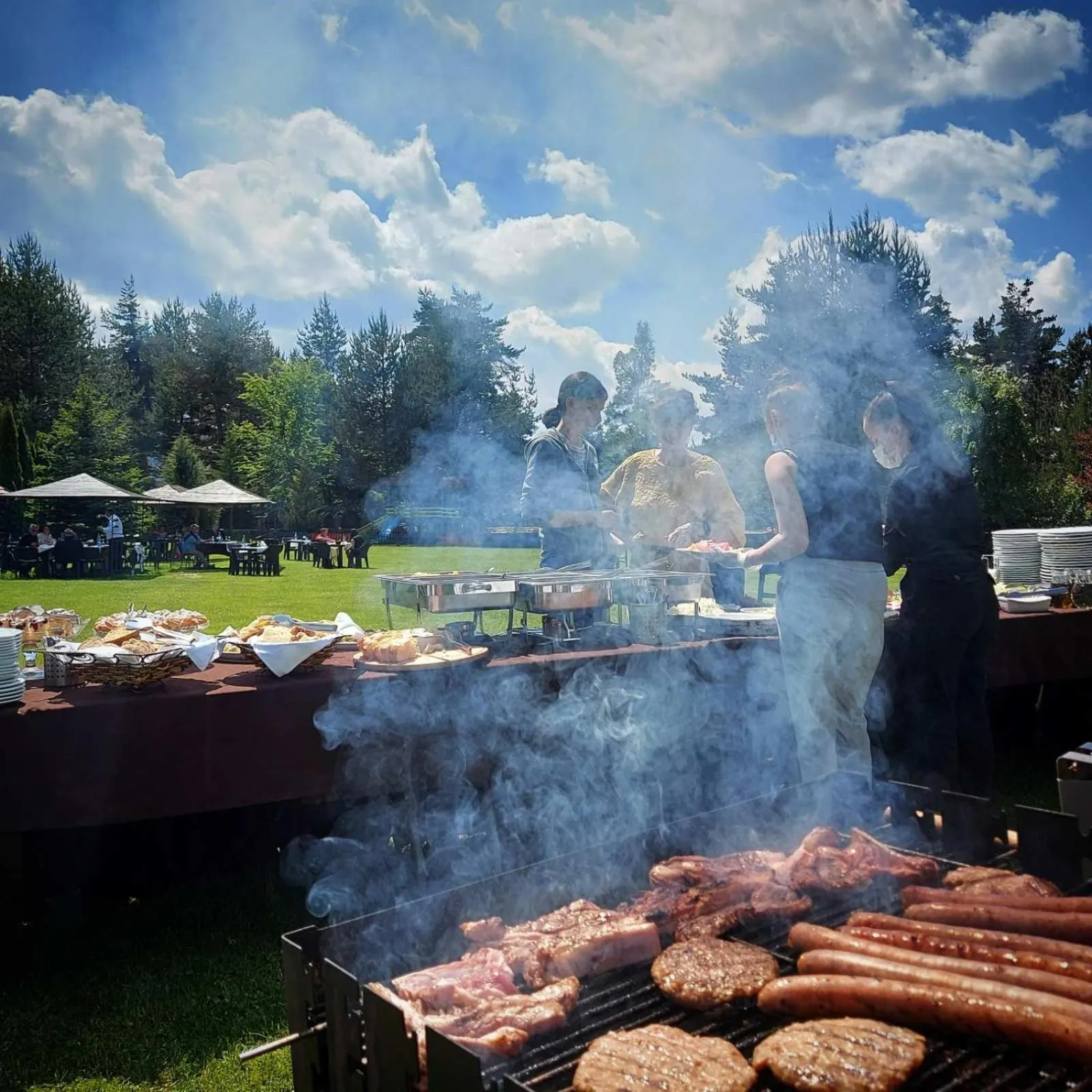 BBQ facilities in Aurora Resort & Spa