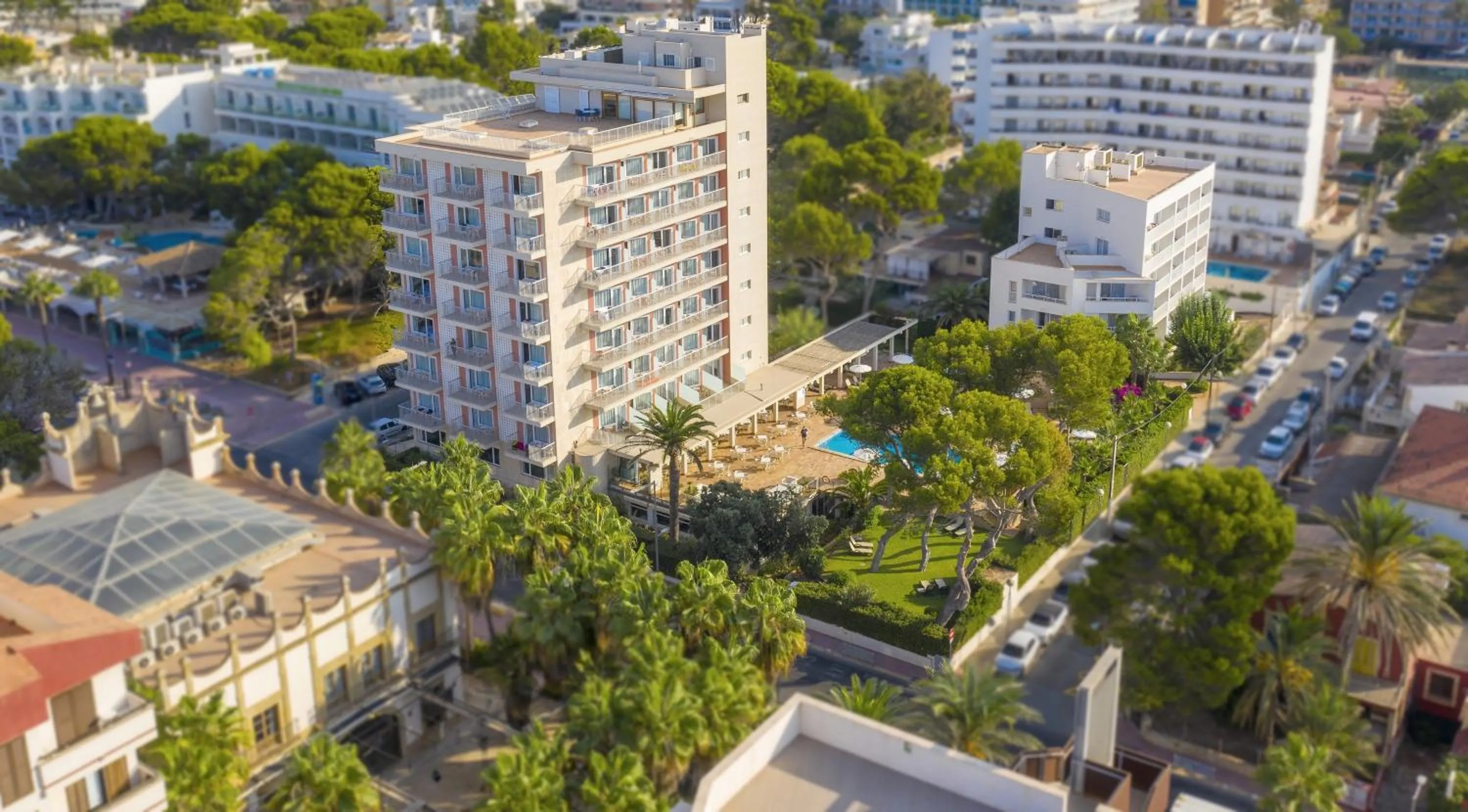 Property building in Leman Hotel y Apartamentos