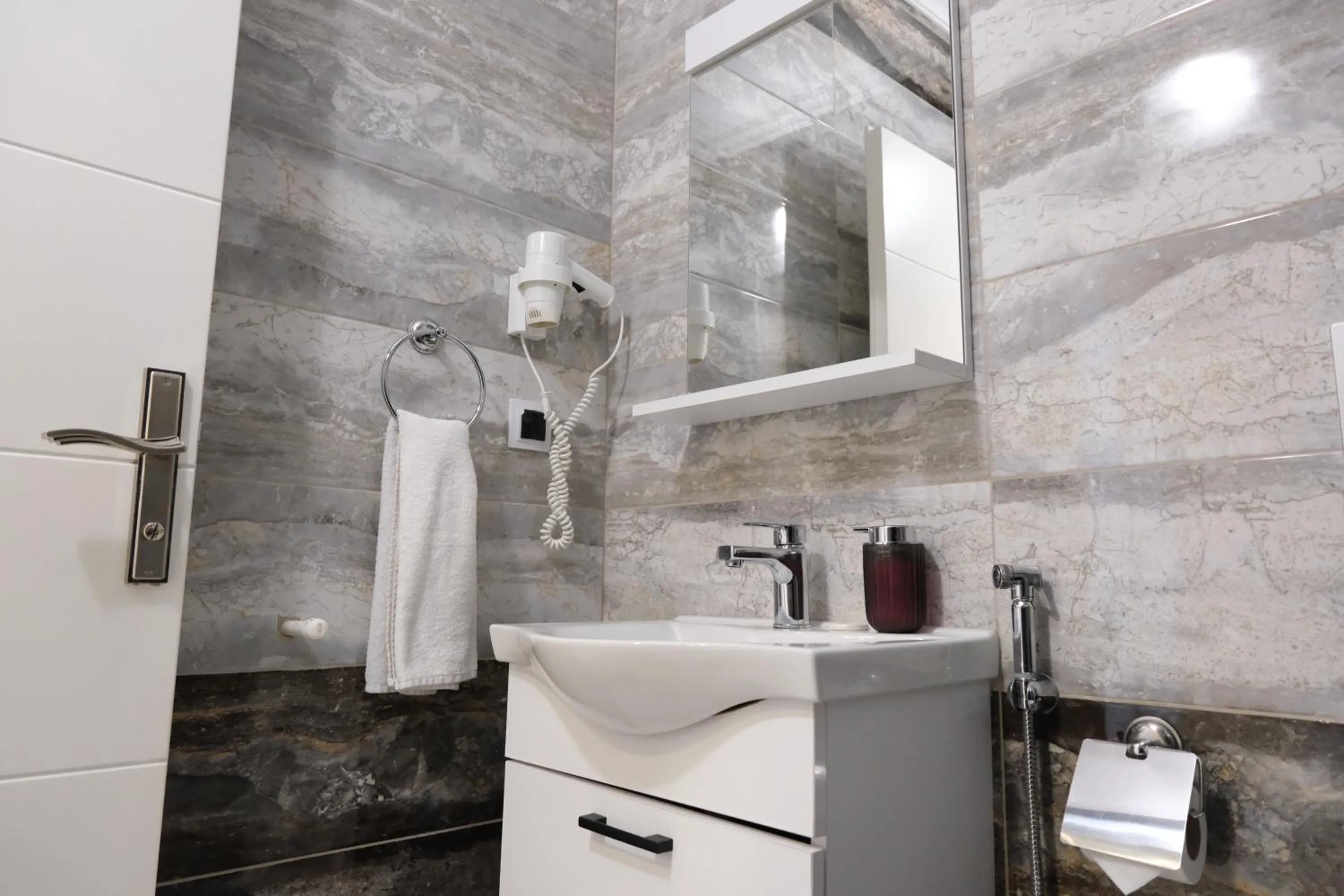 Shower in Şahin Tepesi Suite Otel