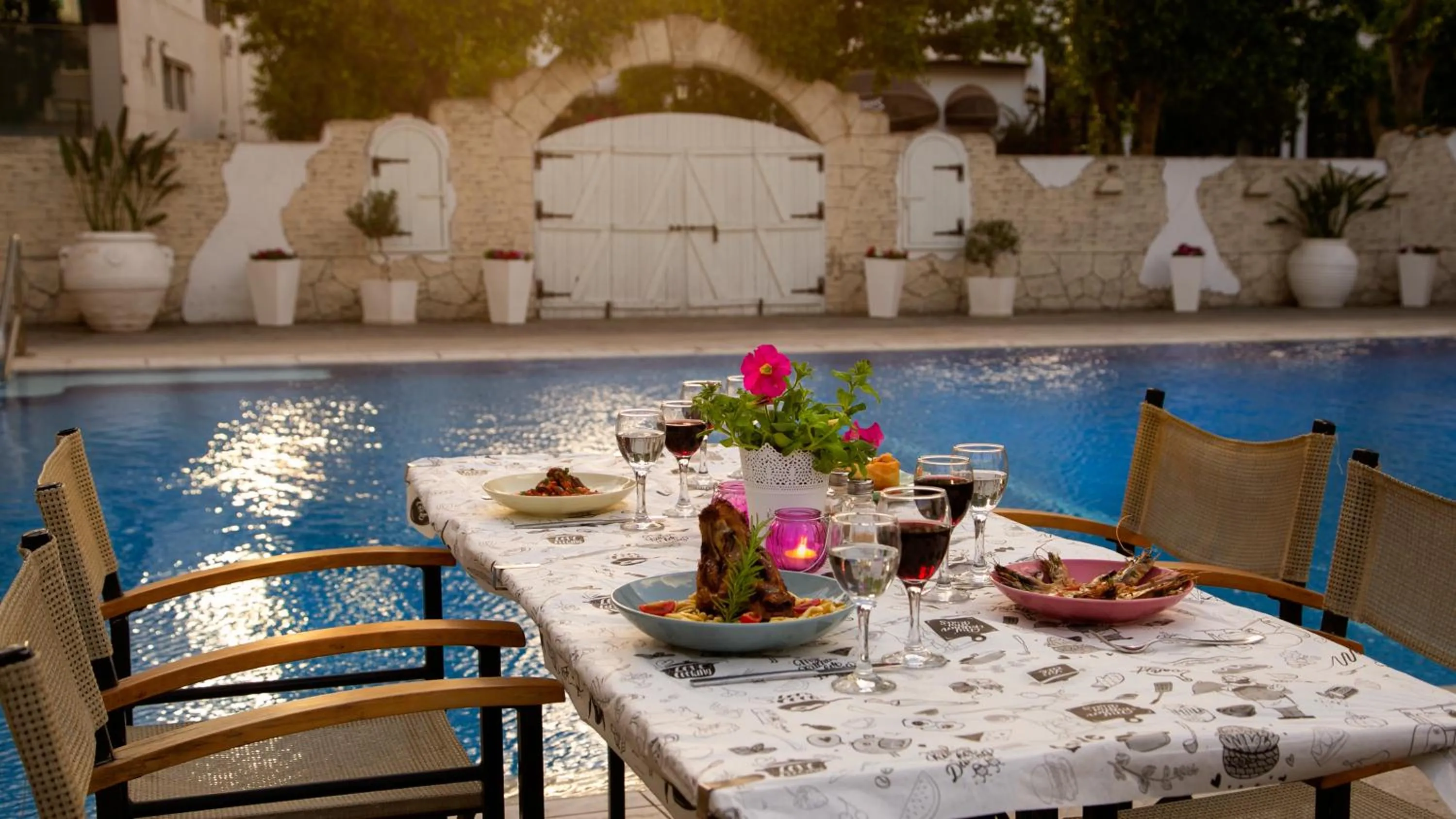 Restaurant/places to eat in Cleopatra Hotel