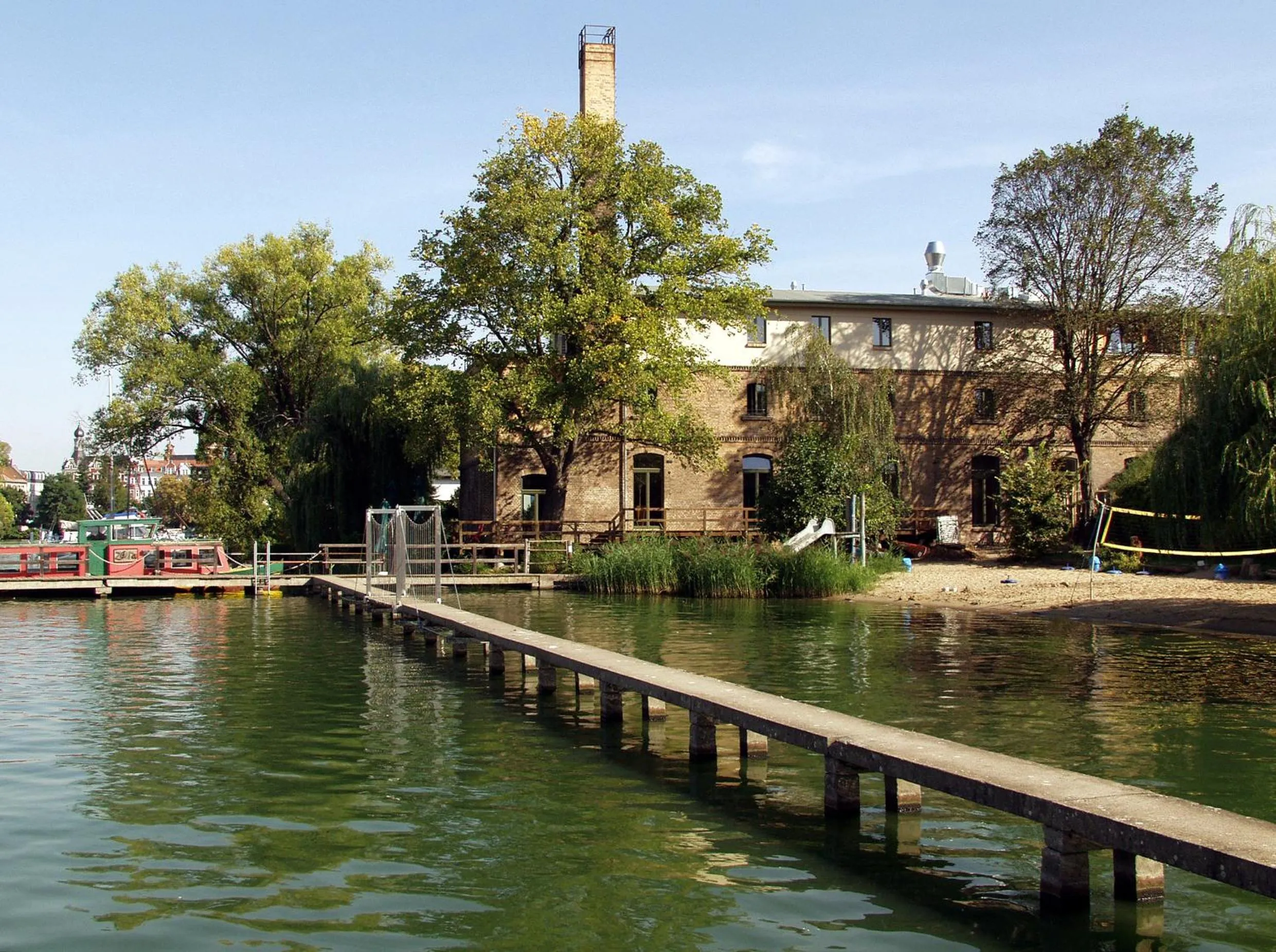 Garden in Seminar- und Gästehaus Flussbad Gartenstrasse