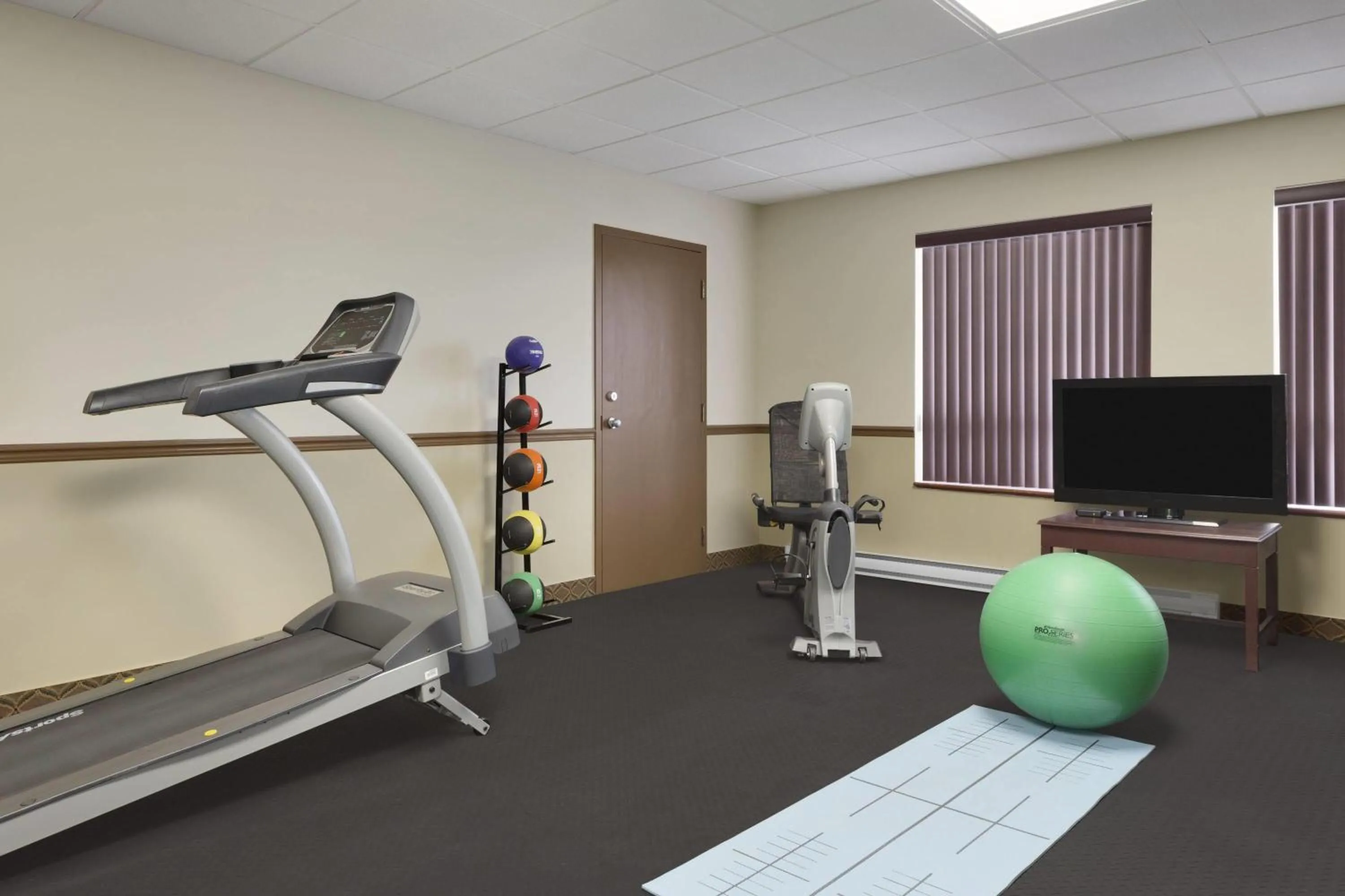 Fitness centre/facilities in Days Inn by Wyndham Dalhousie