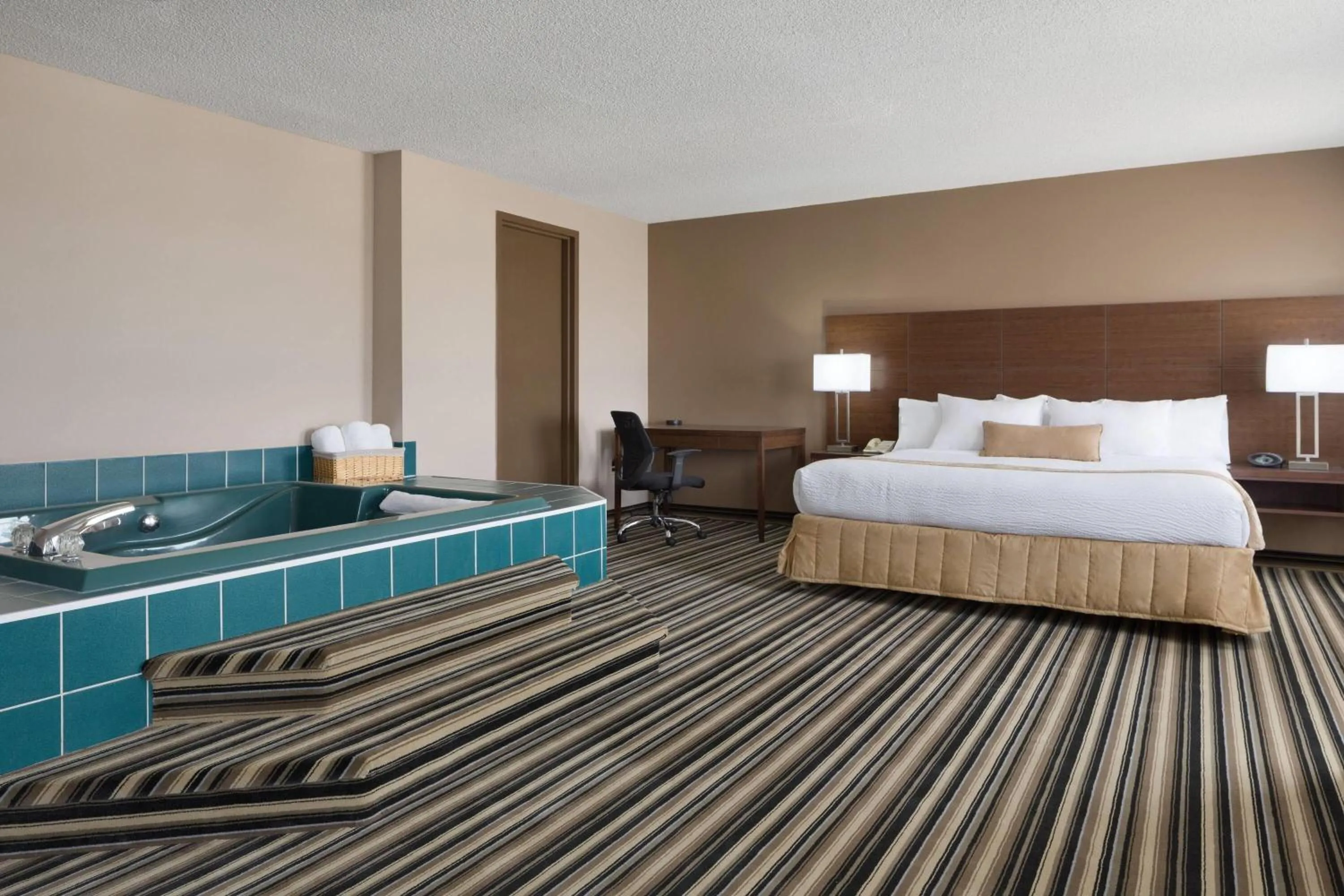 Photo of the whole room, Bed in Days Inn by Wyndham Dalhousie