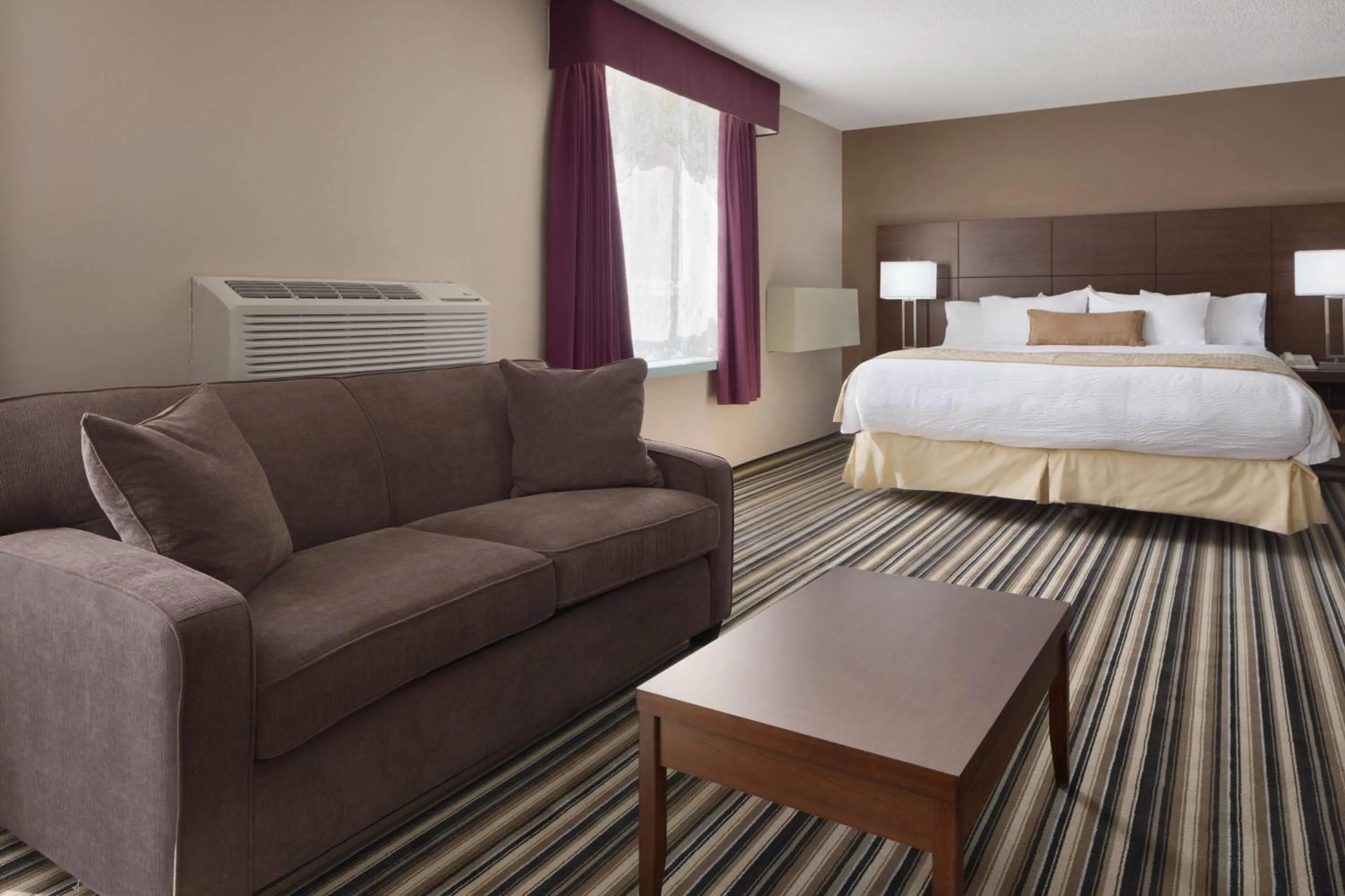 Photo of the whole room, Bed in Days Inn by Wyndham Dalhousie