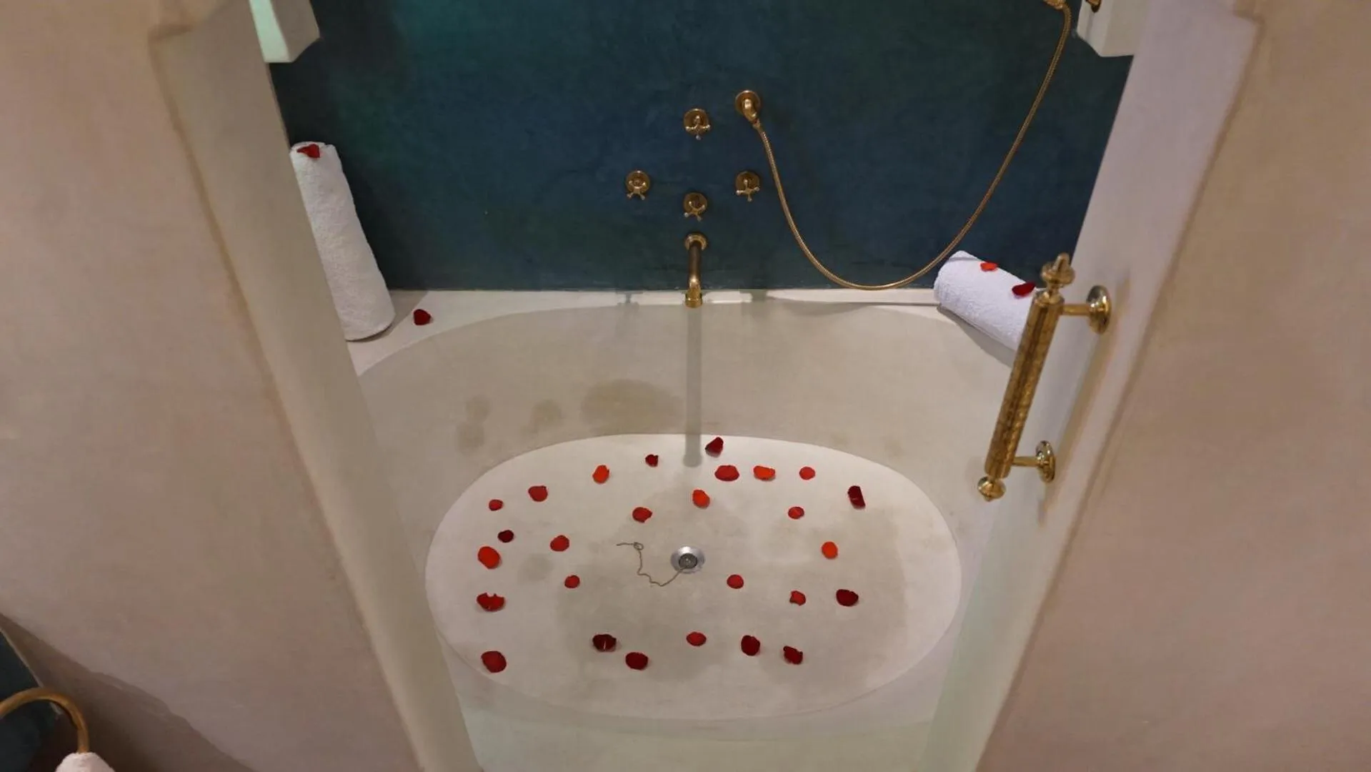 Bathroom in Riad Samsli