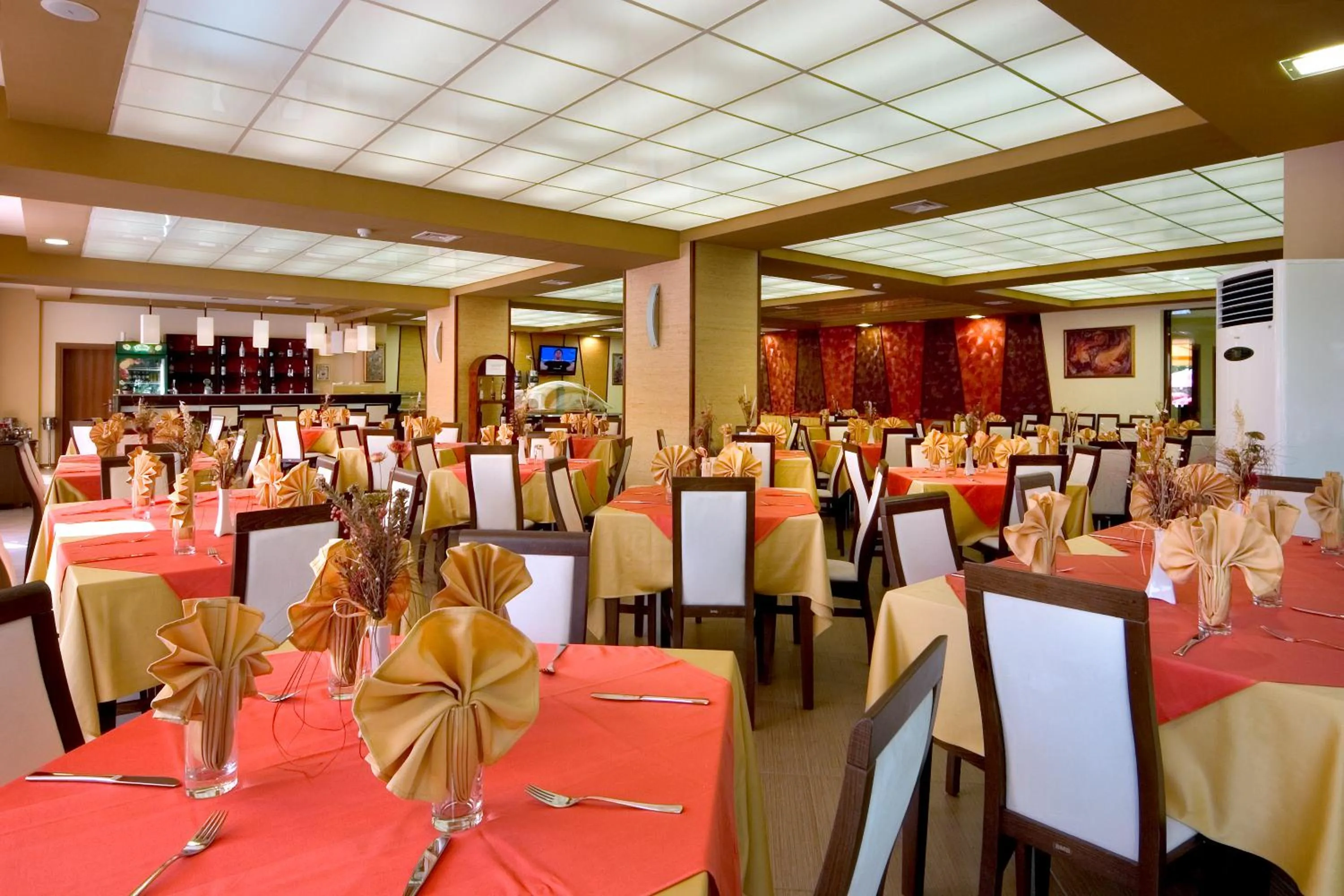 Restaurant/places to eat in Hotel Iskar & Aquapark - All Inclusive