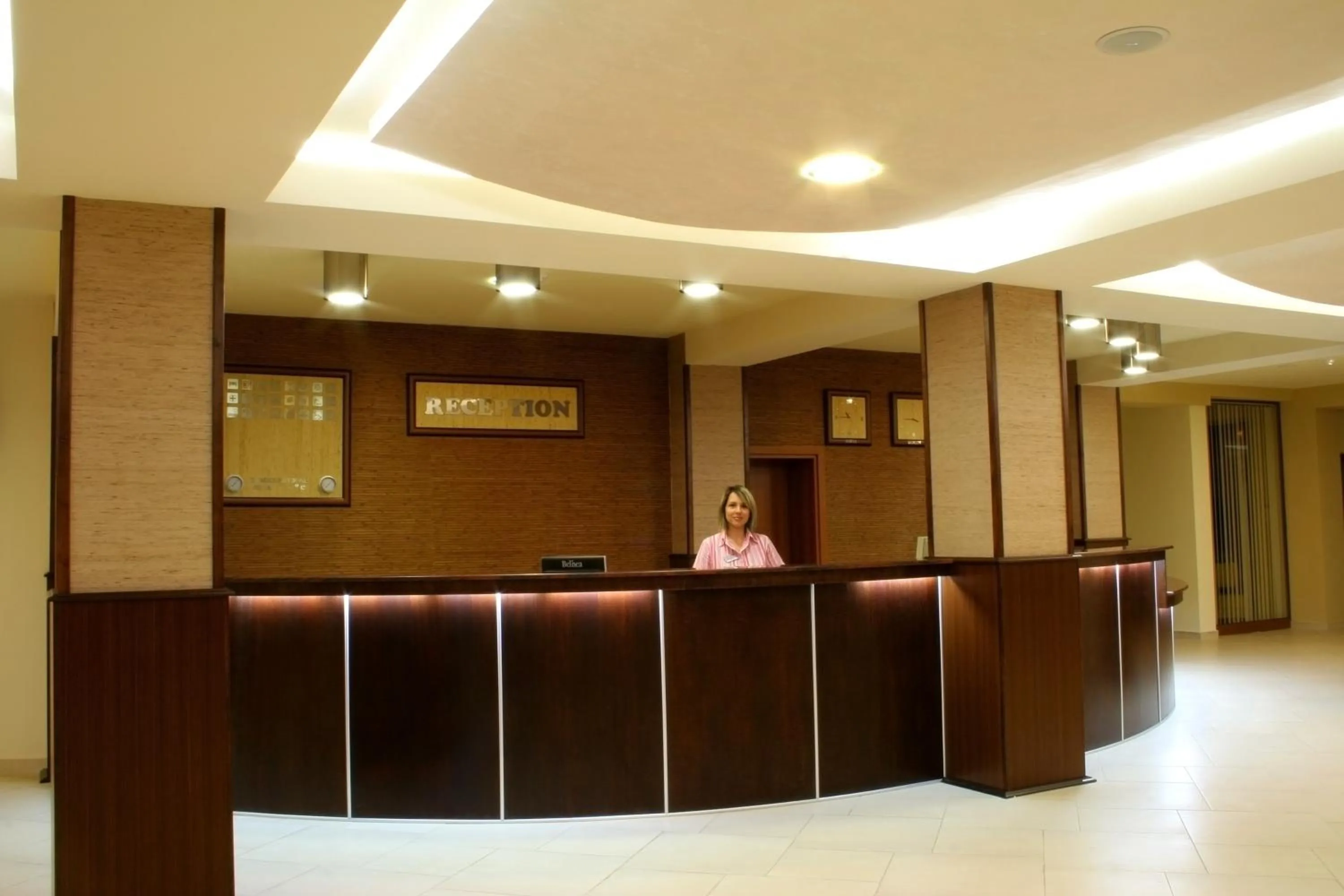 Lobby or reception in Hotel Iskar & Aquapark - All Inclusive
