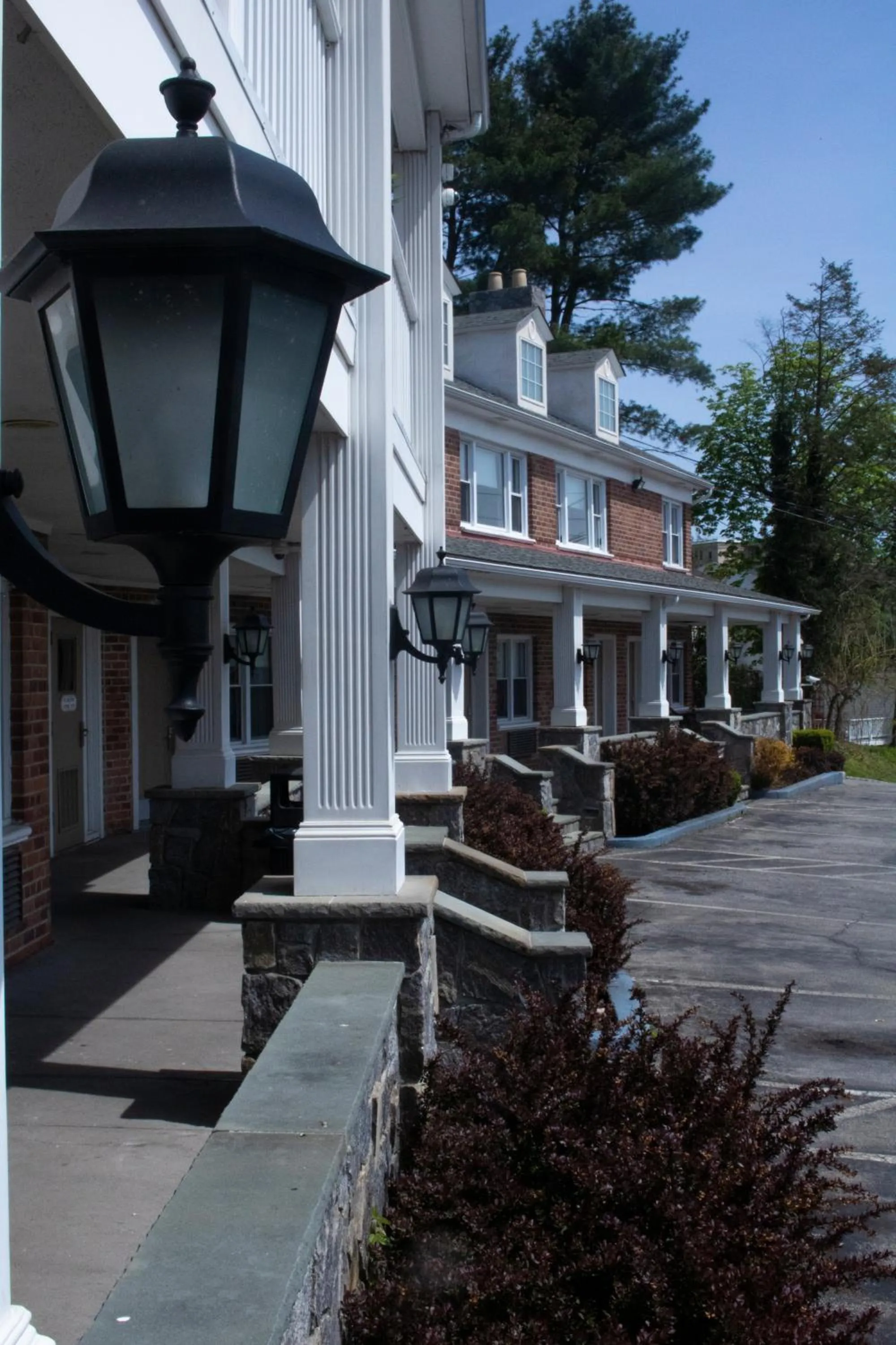 Decorative detail in Inn on the Hudson