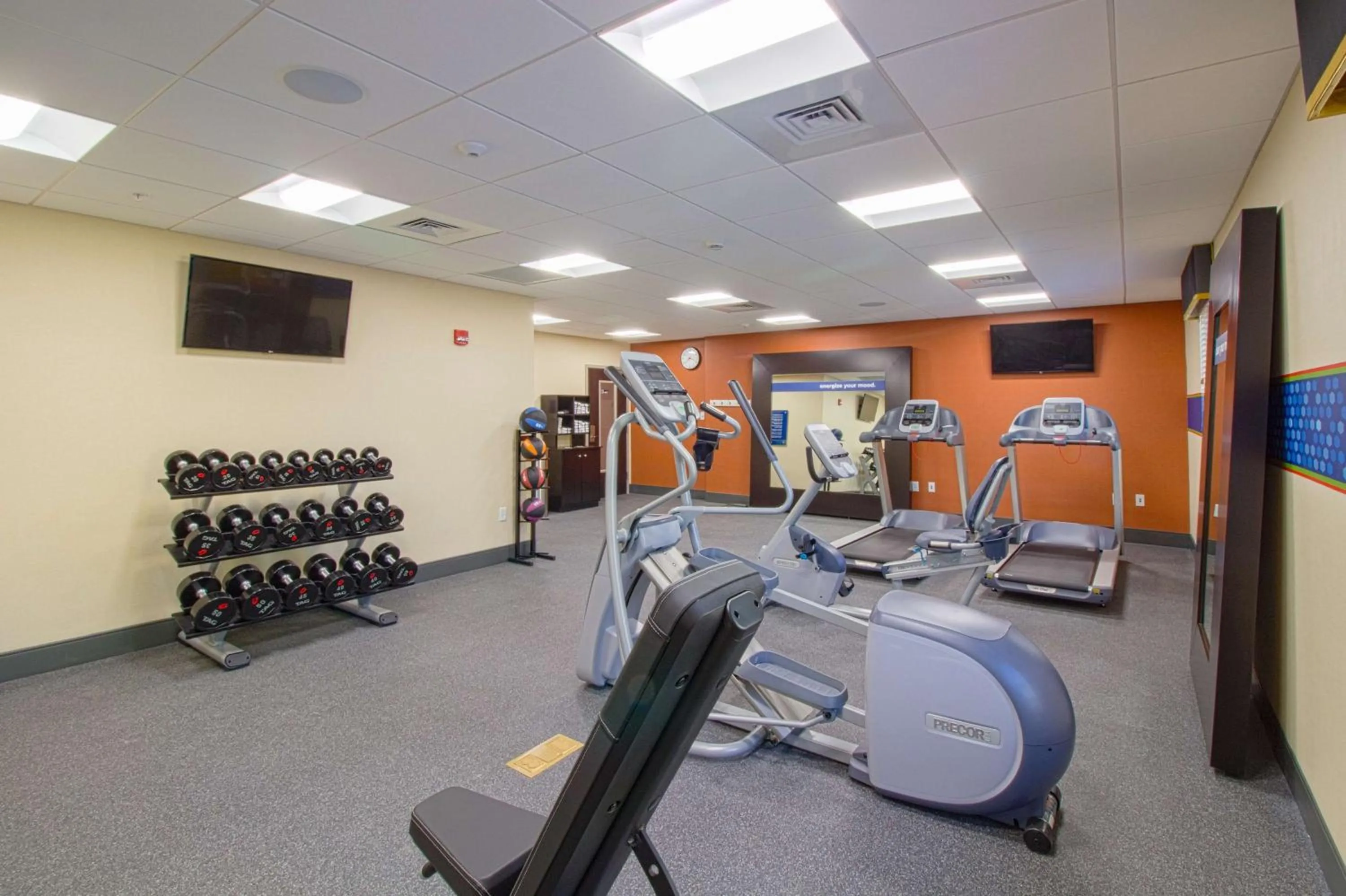 Fitness centre/facilities in Hampton Inn Canton