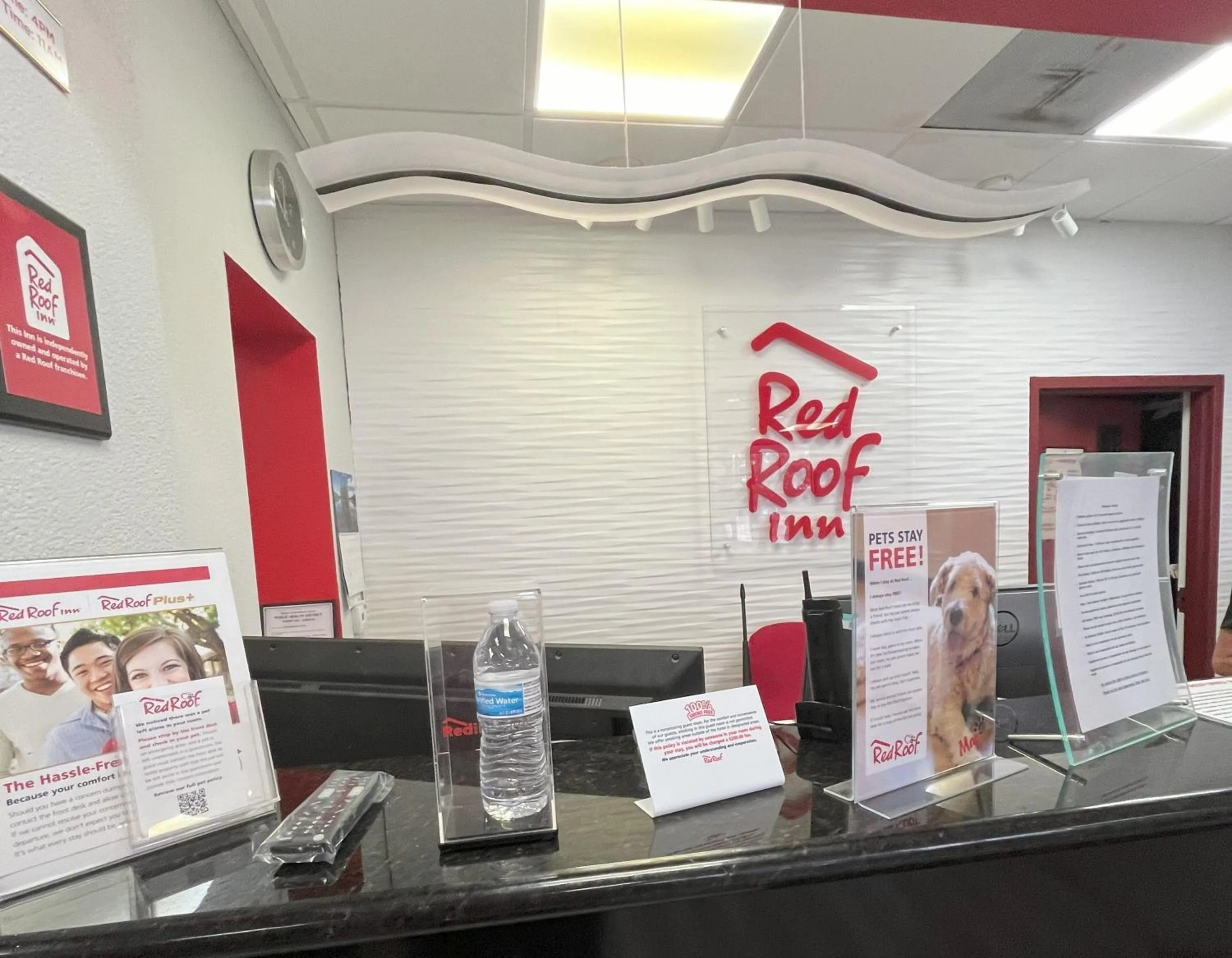 Lobby or reception in Red Roof Inn Corpus Christi North - Near Downtown