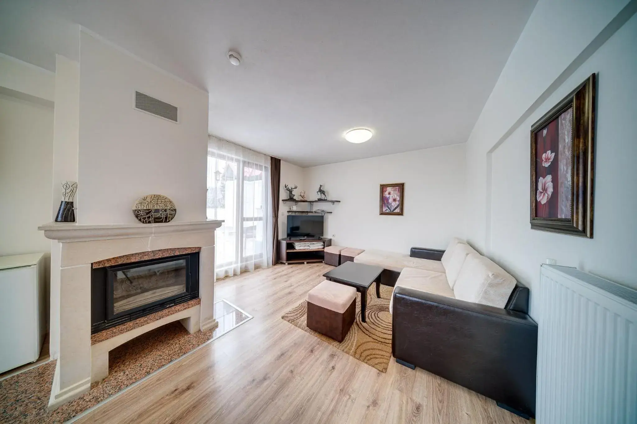 Three-Bedroom Apartment in Complex Kamelia Three-Bedroom Apartment in Complex Kamelia