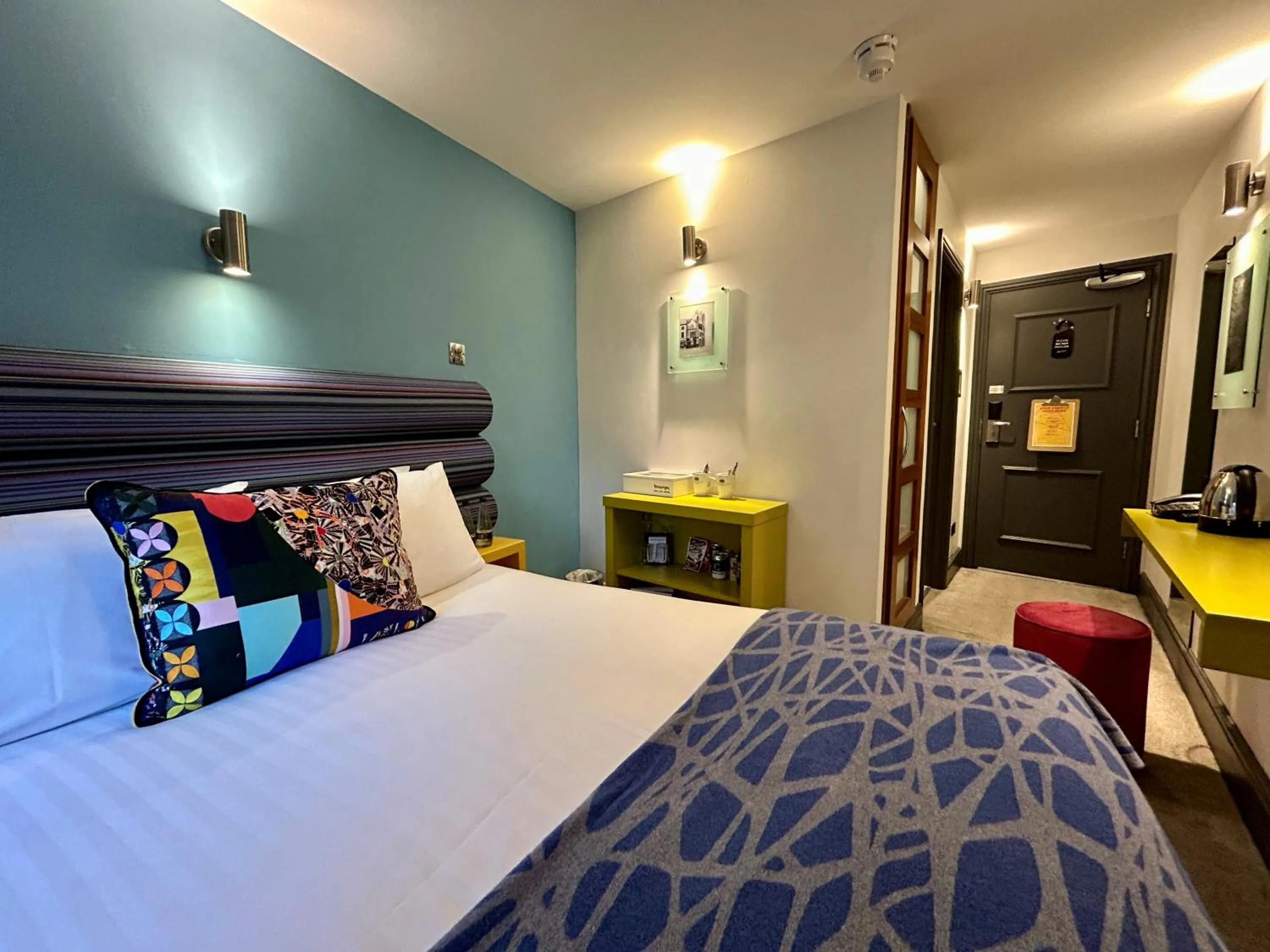 Bed in Lace Market Hotel