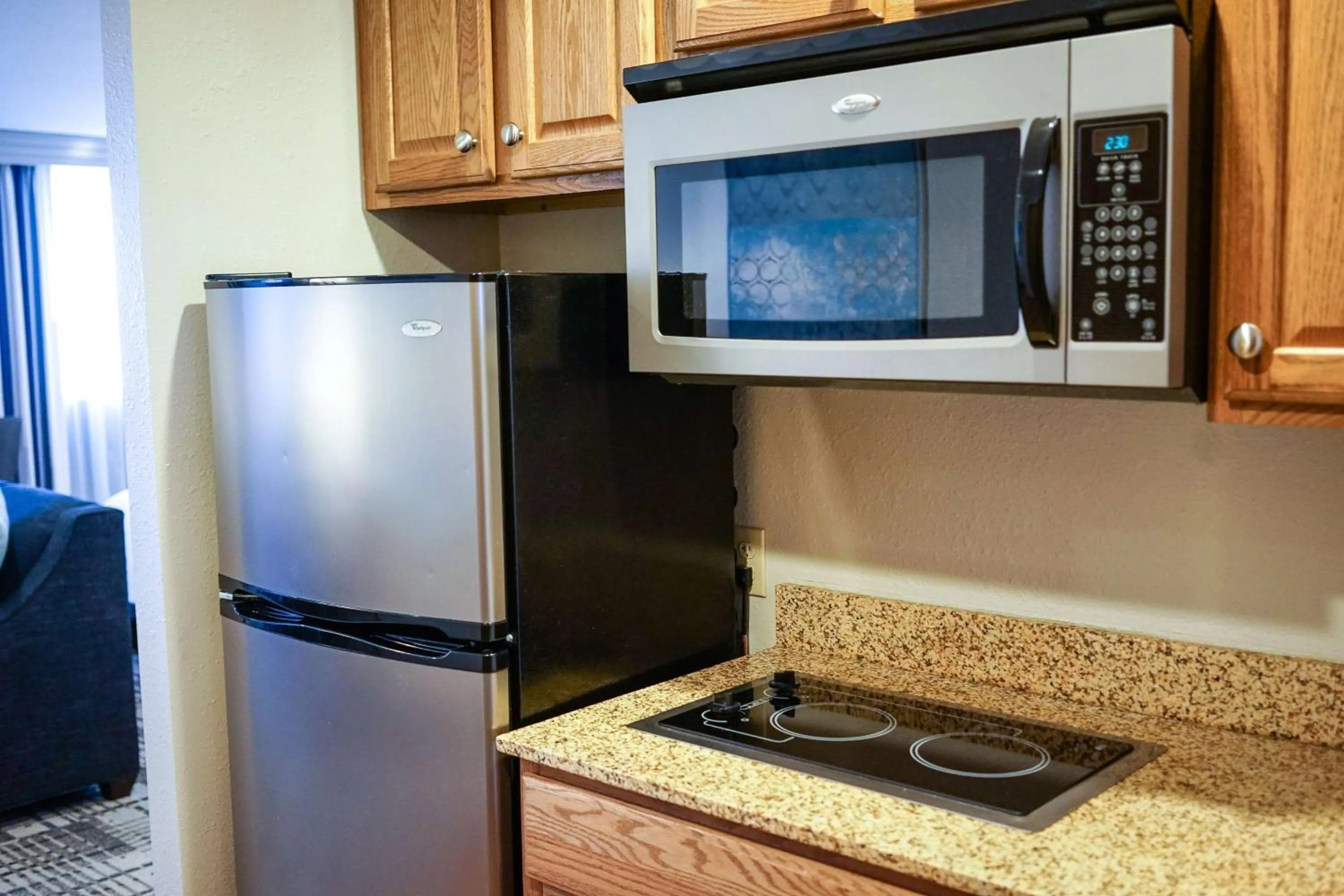 Kitchen or kitchenette in Best Western Plus Dubuque Hotel and Conference Center