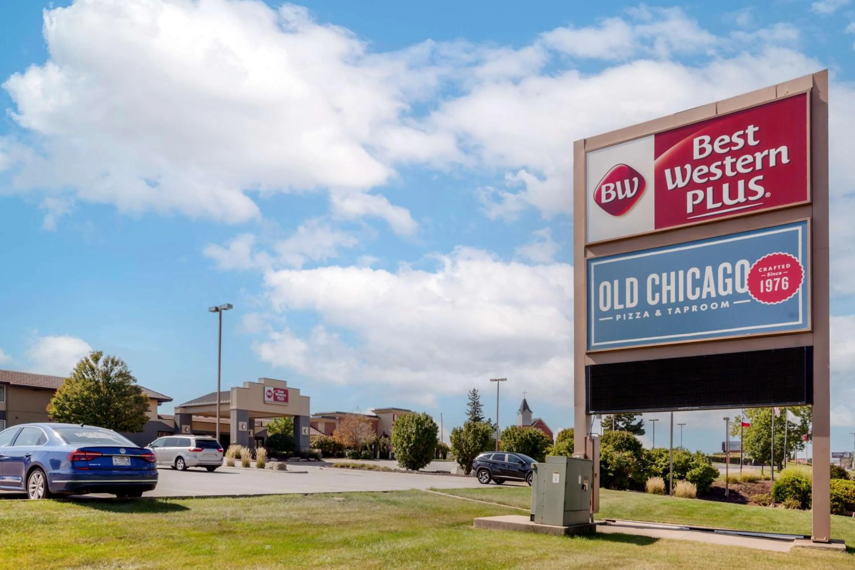 Property building in Best Western Plus Dubuque Hotel and Conference Center