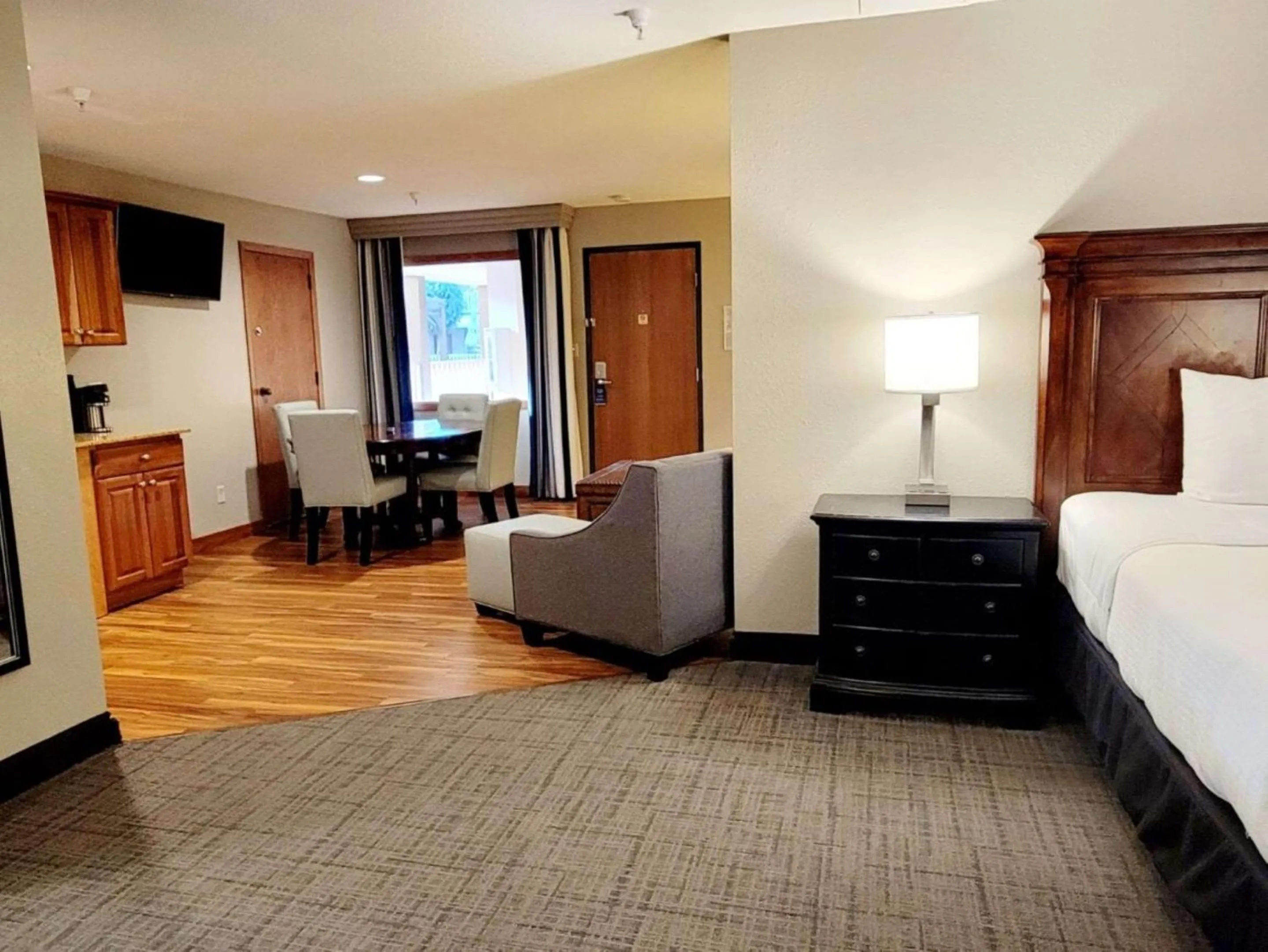 Bedroom, Bed in Best Western Plus Dubuque Hotel and Conference Center