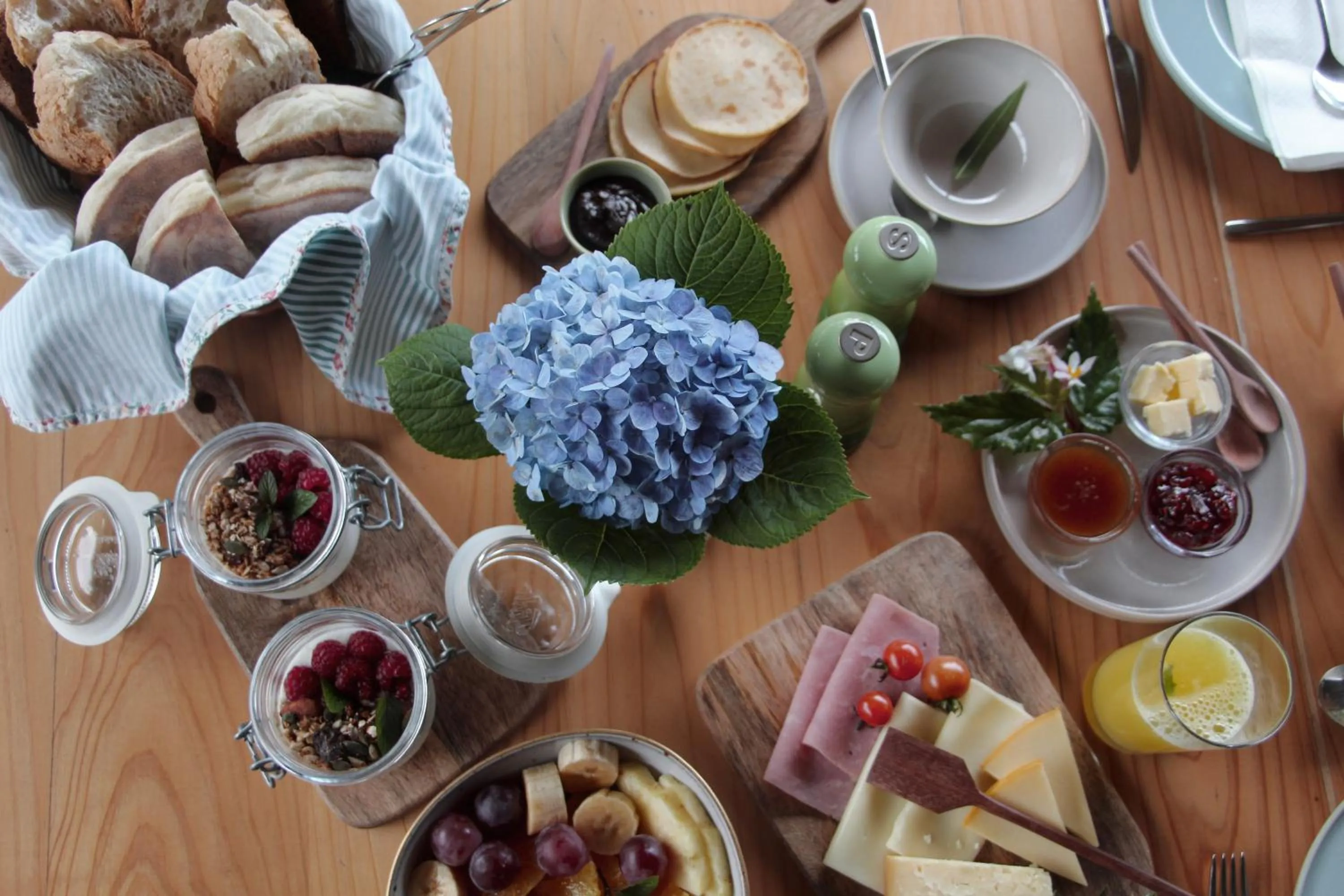 Breakfast in Furnas Lake Forest Living