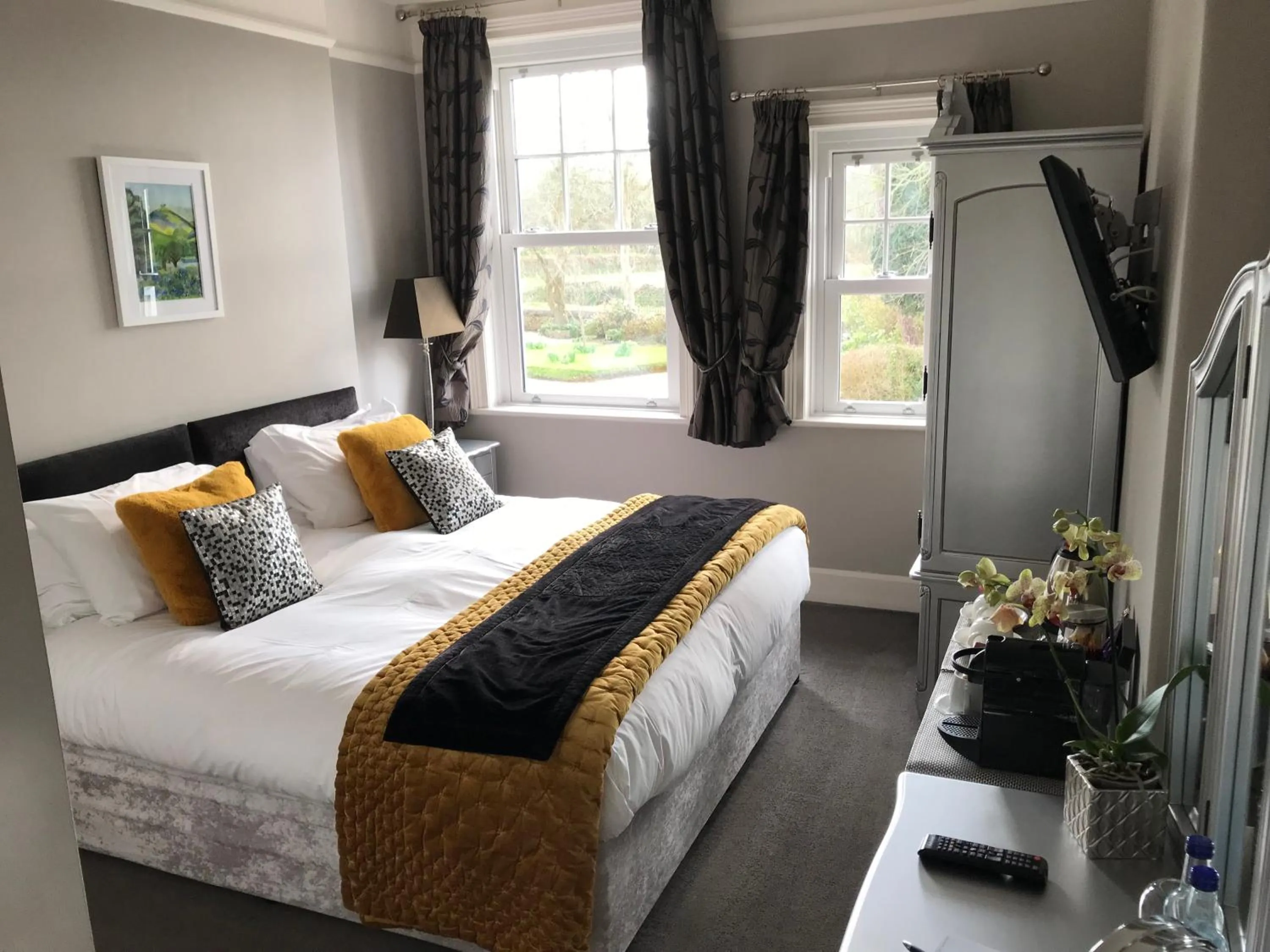 Bed in Dower House Hotel