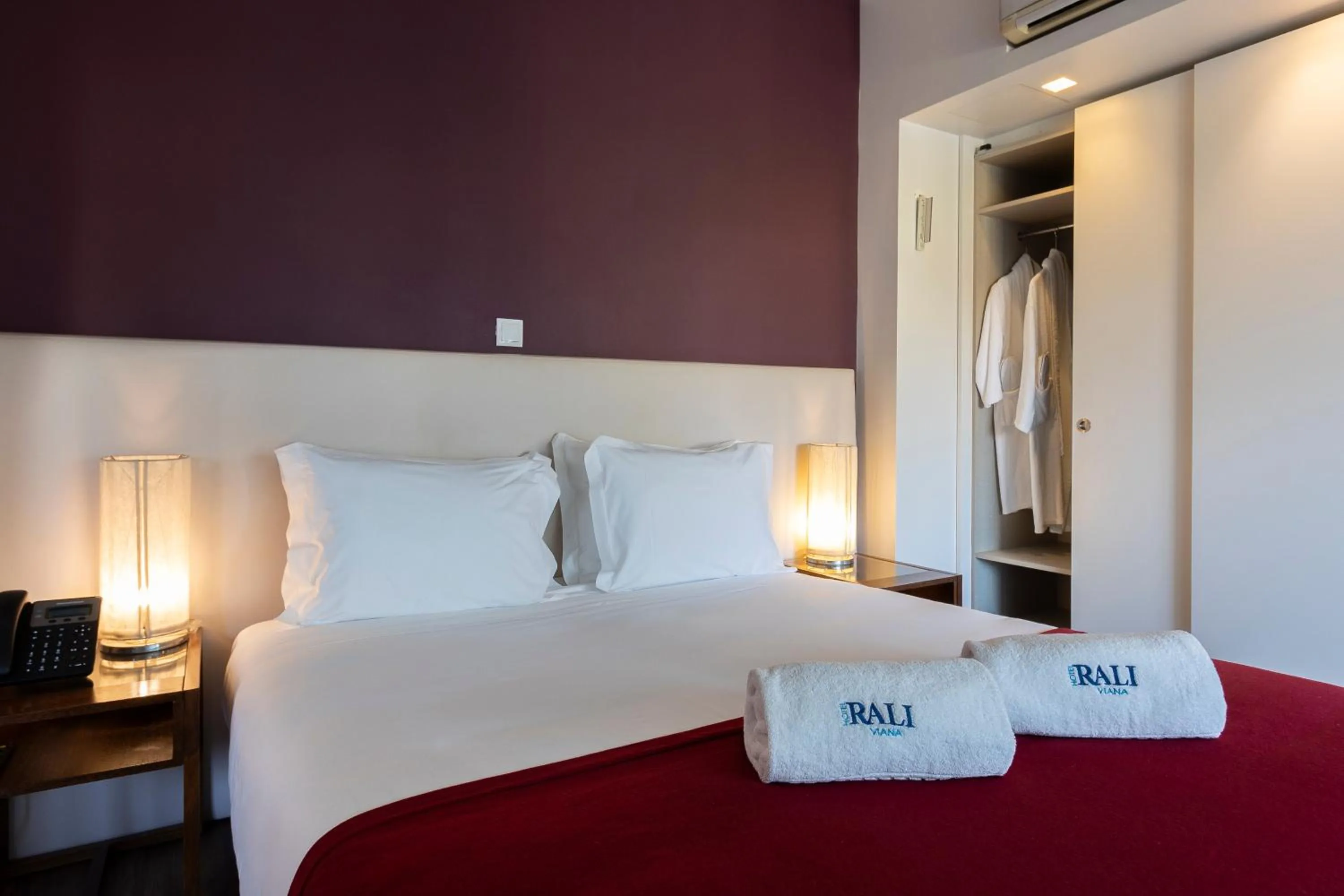 Bed in Hotel Rali Viana