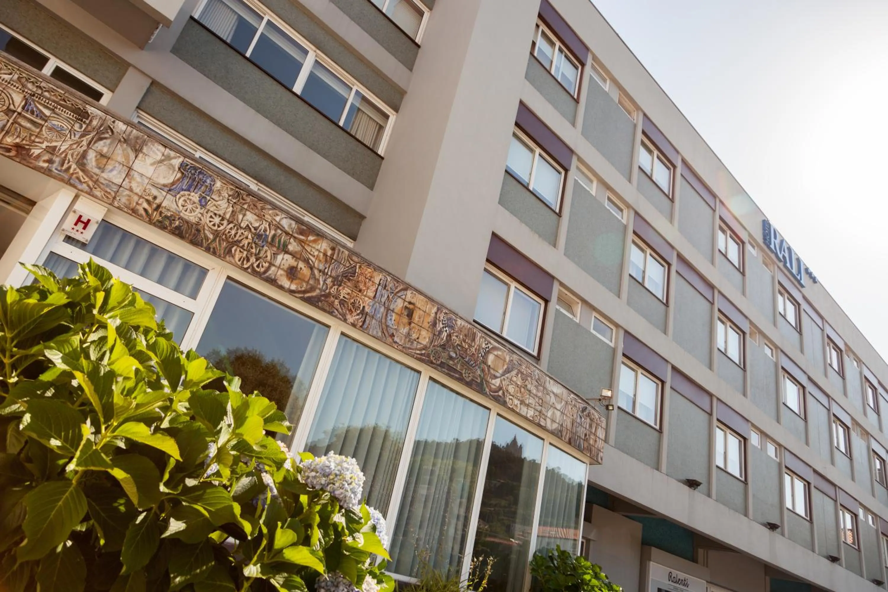 Property building in Hotel Rali Viana