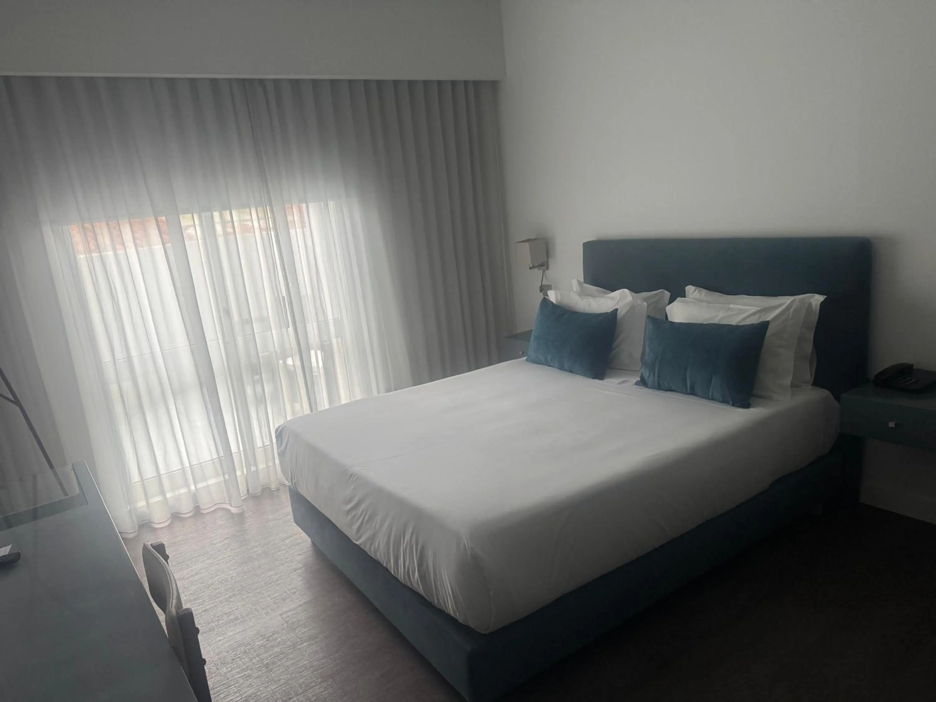 Balcony/Terrace, Bed in Hotel Rali Viana