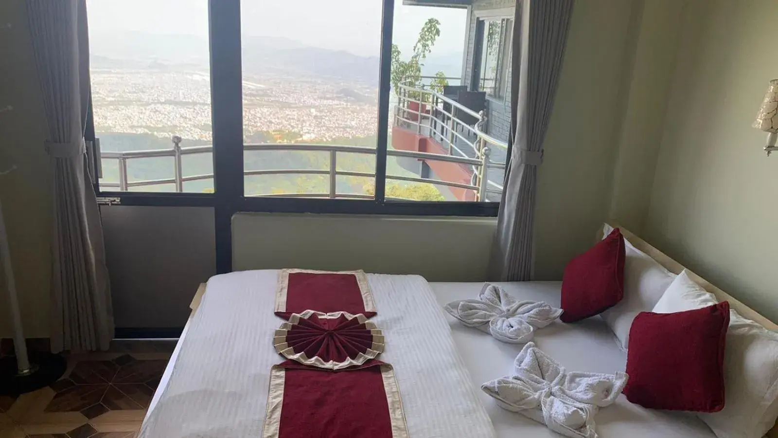 Double Room in Hotel Pristine Himalaya Double Room in Hotel Pristine Himalaya