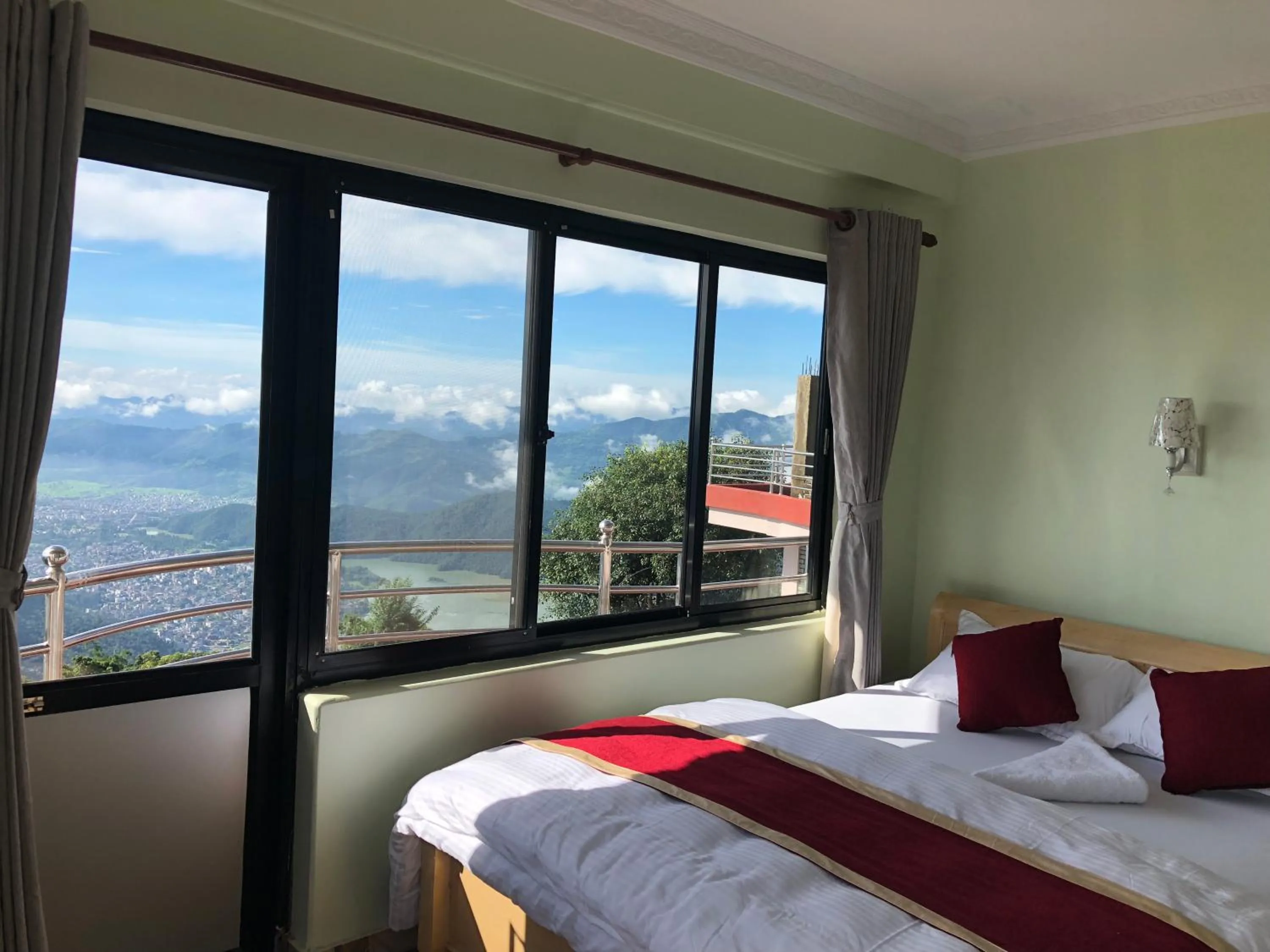 Bed in Hotel Pristine Himalaya