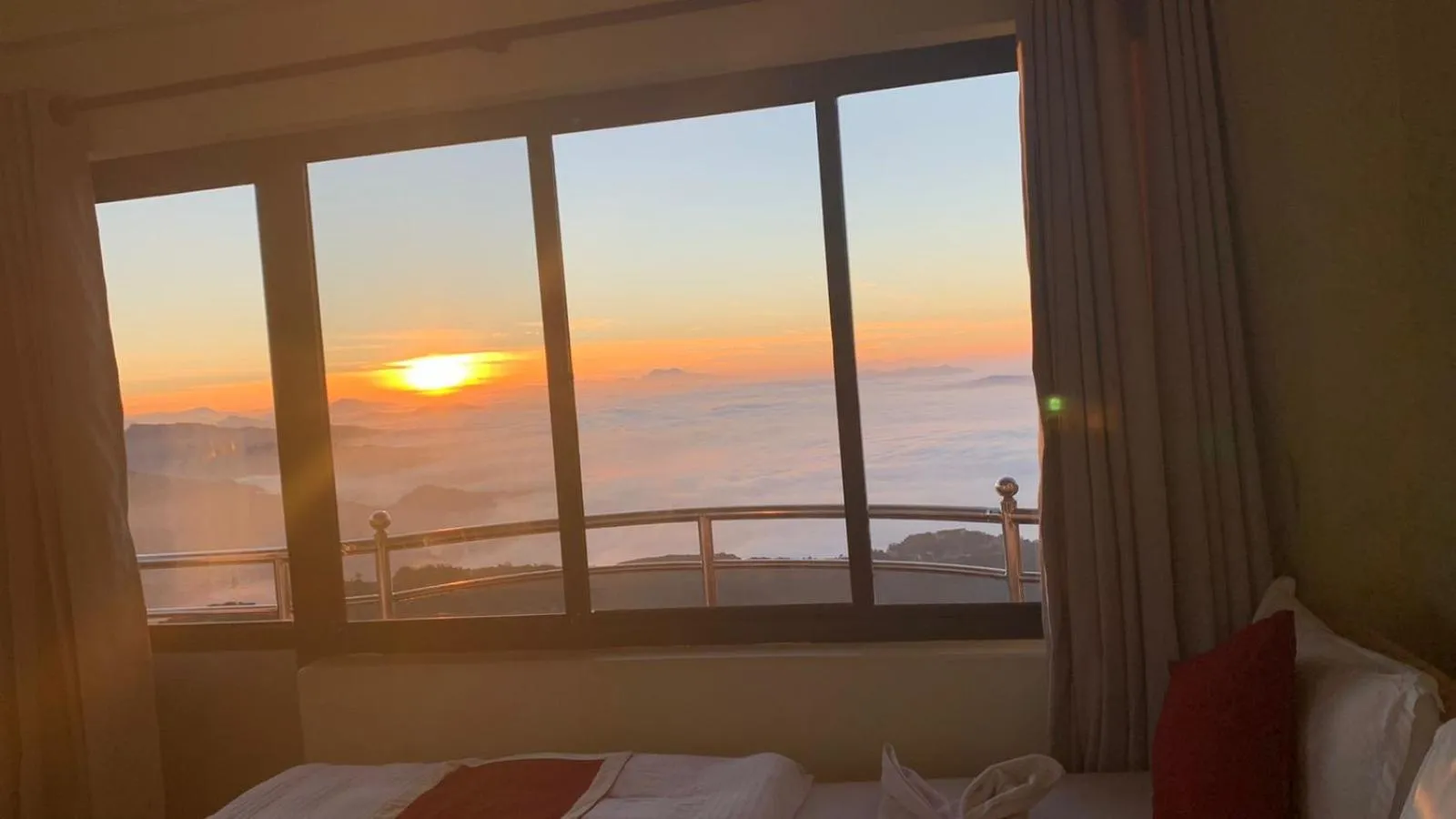 Bed in Hotel Pristine Himalaya