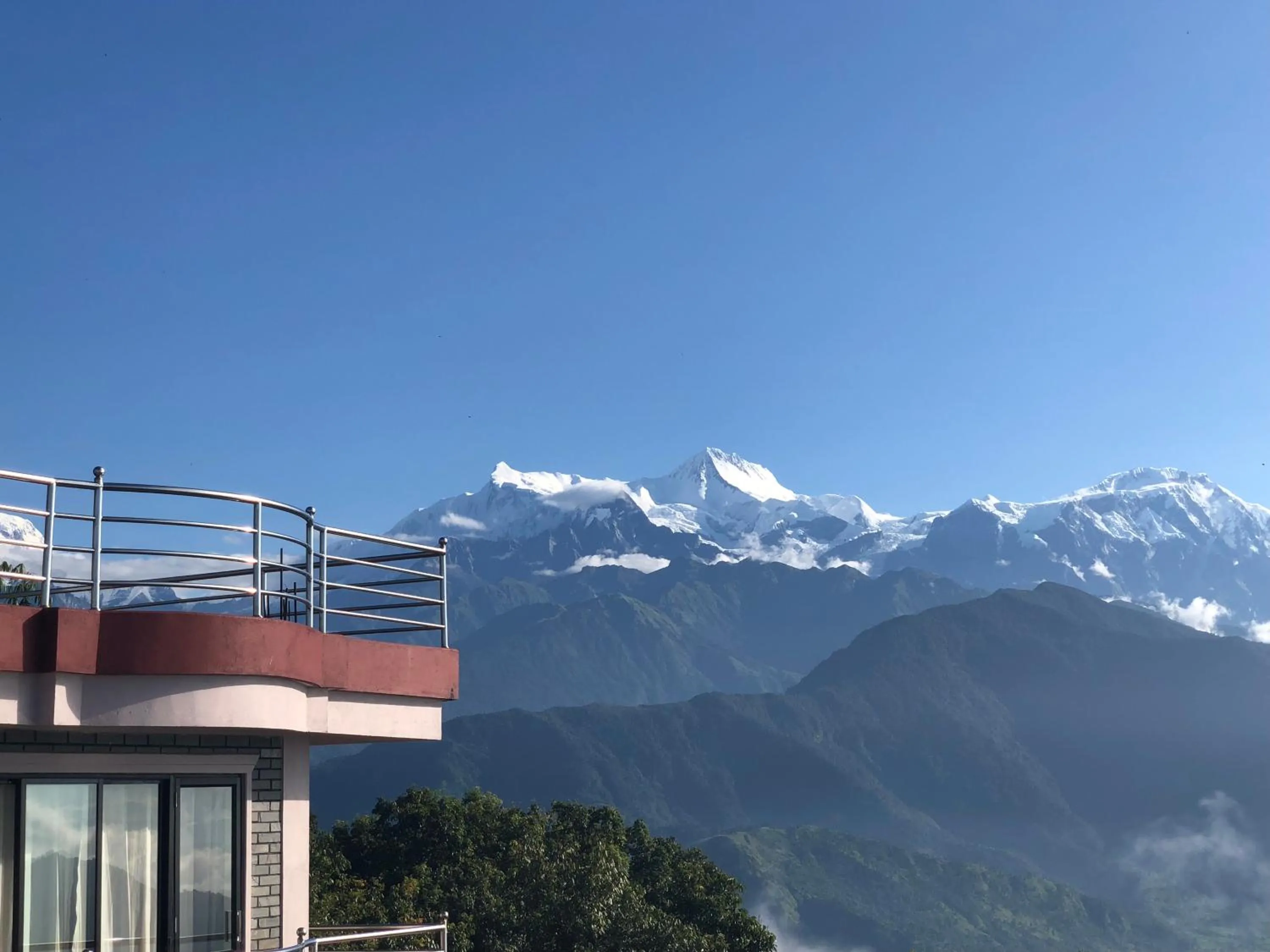 Mountain view in Hotel Pristine Himalaya