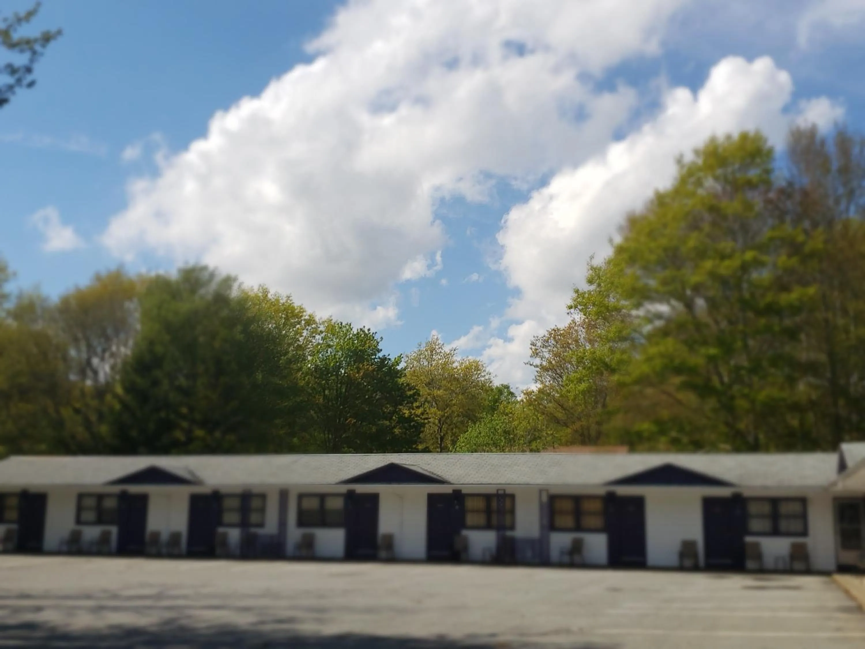 Property building in Wildwood Motel