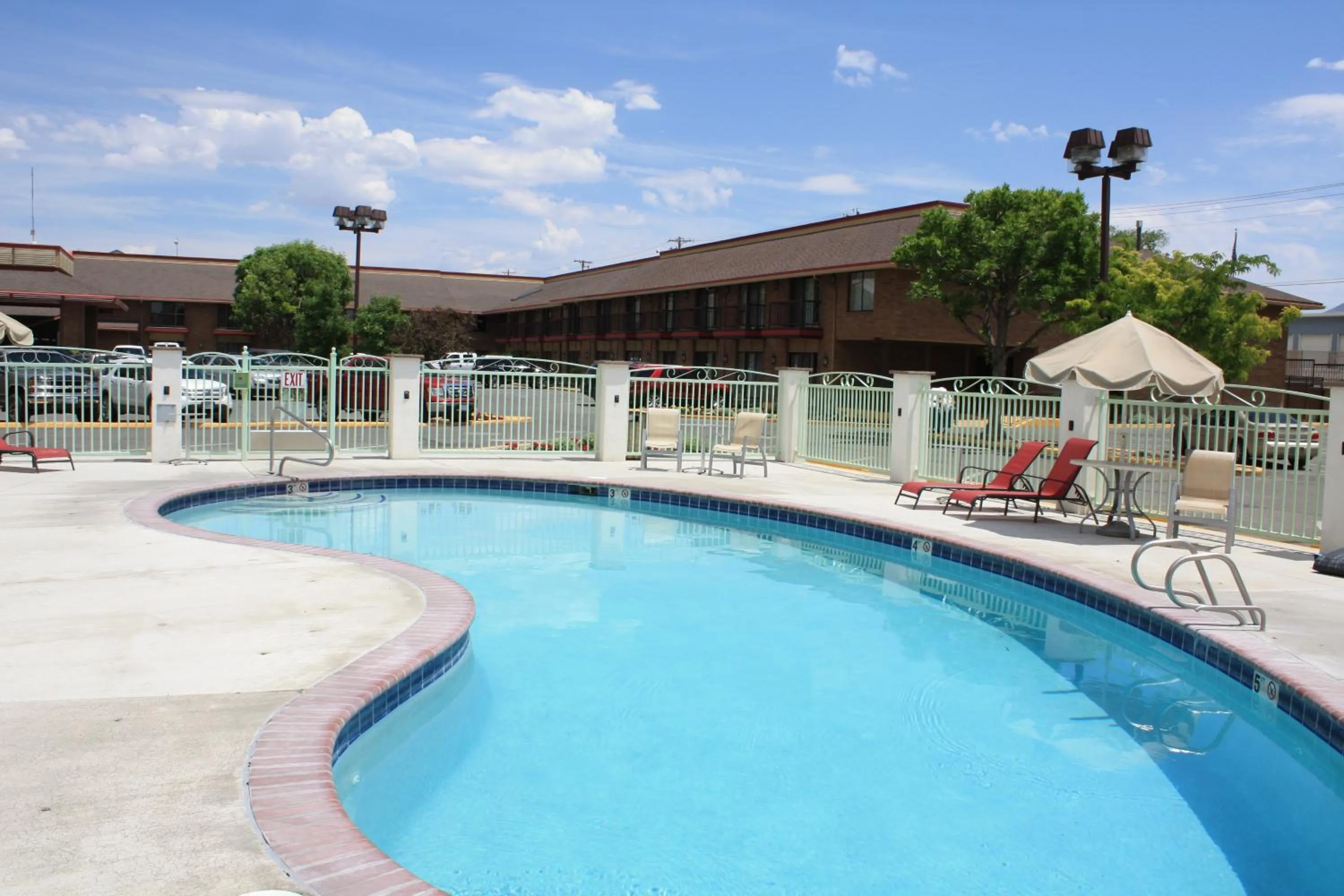 Swimming pool in Winnemucca Inn & Casino