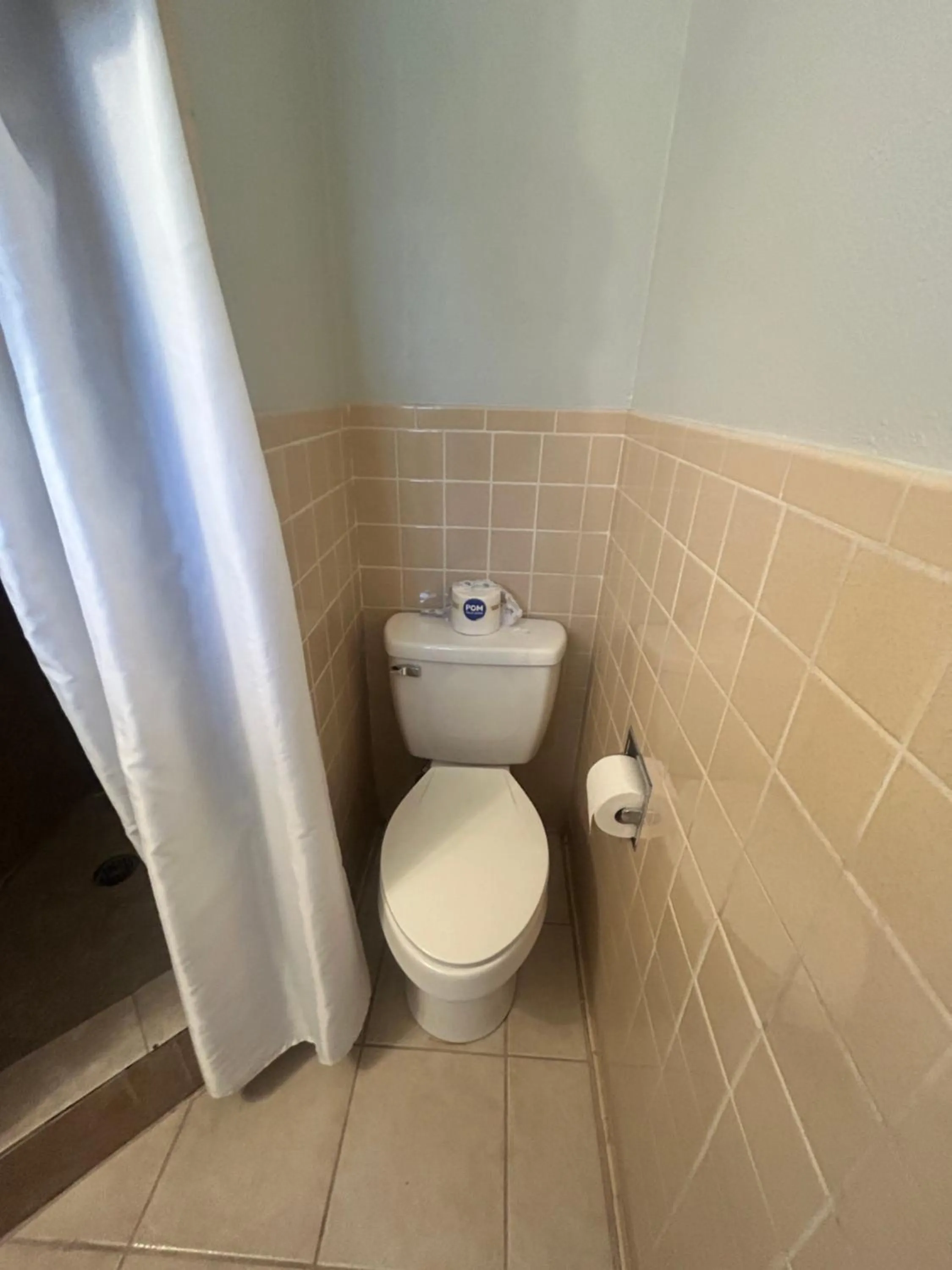 Bathroom in Budget Inn Oskaloosa US 63 Near Pella