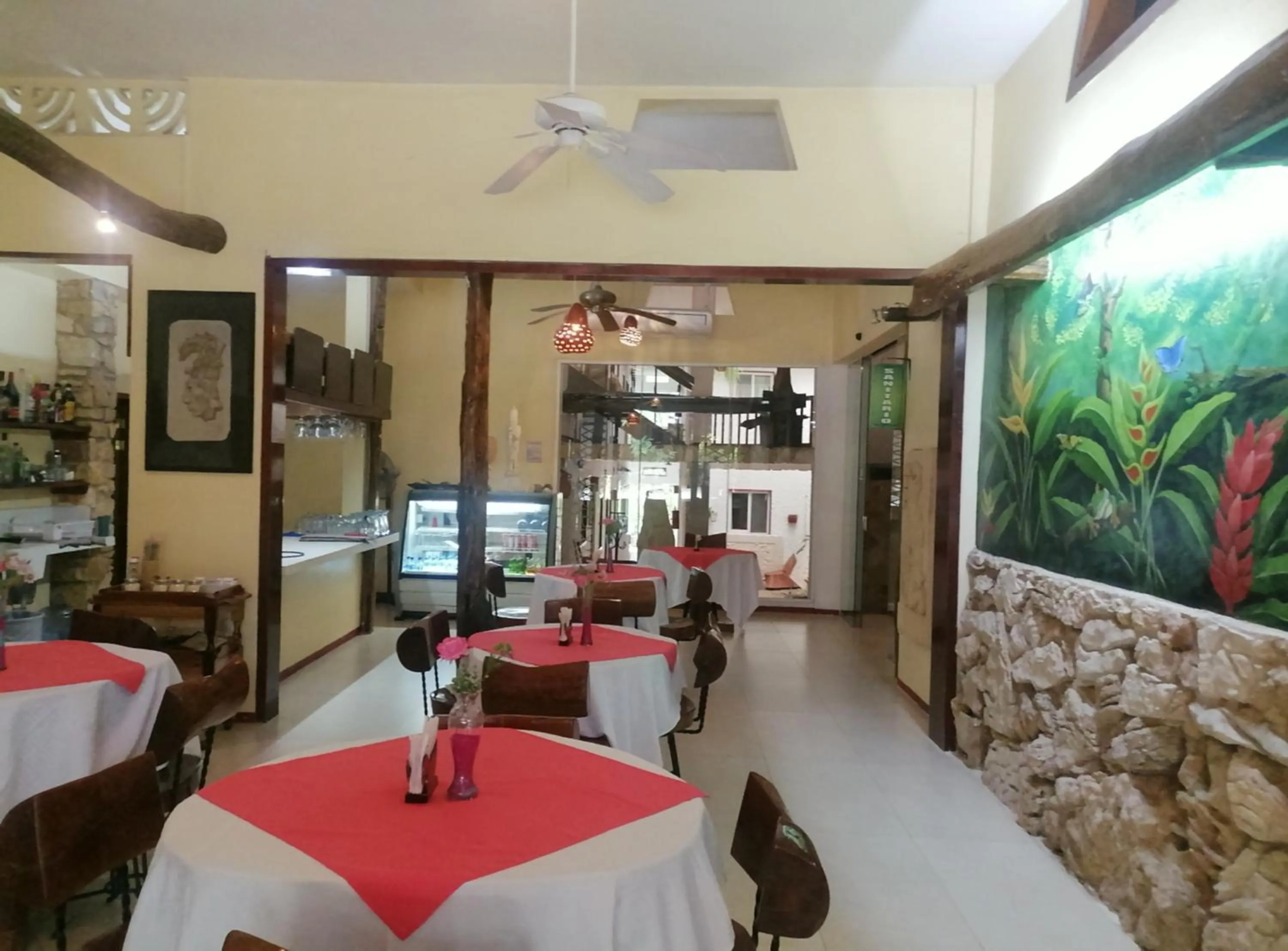 Restaurant/places to eat in Hotel - Museo Xibalba