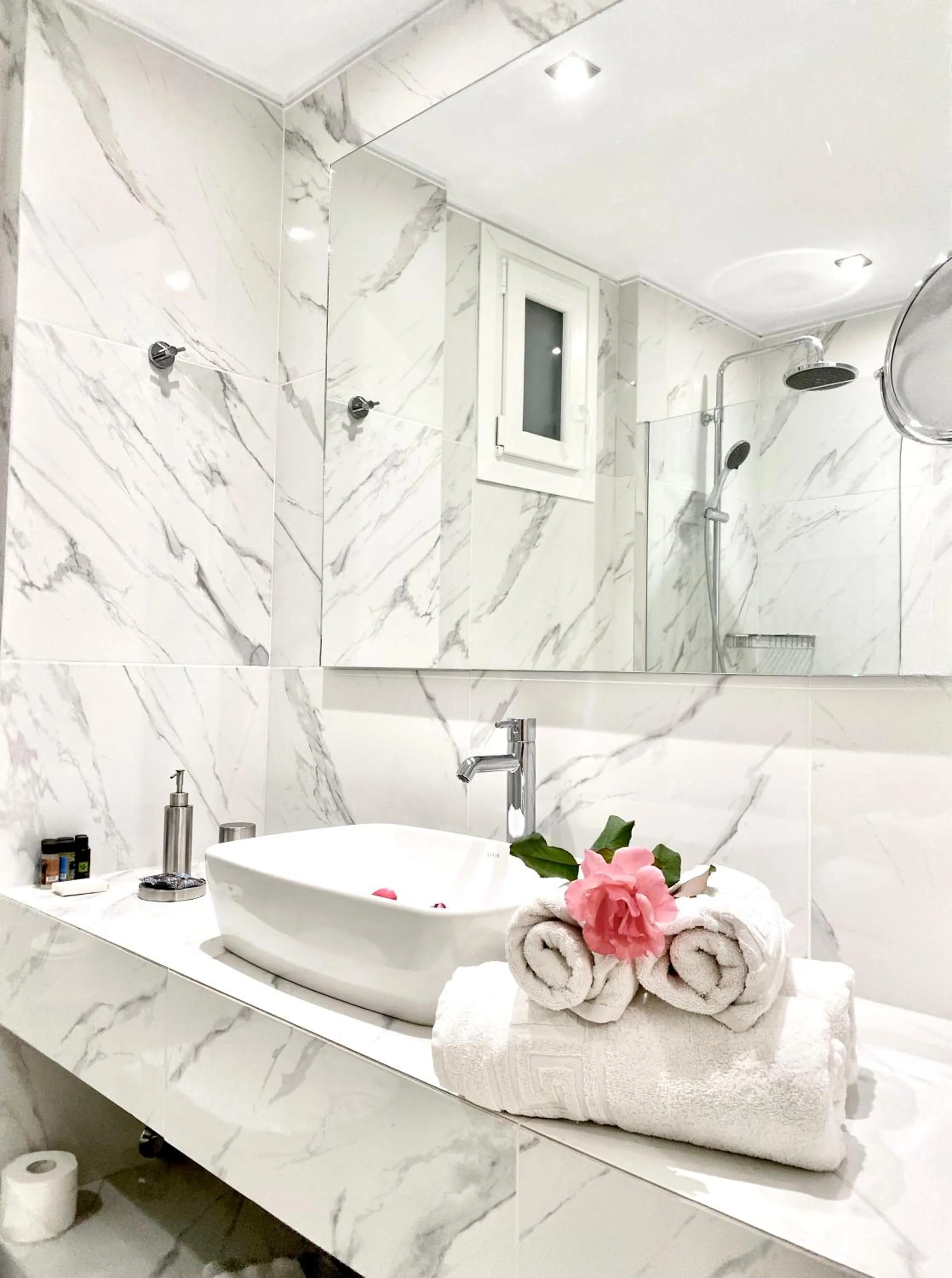 Toilet in IONIAN SUITES by Bruskos