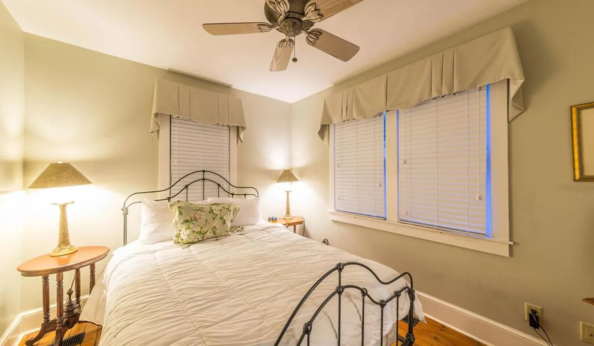 Bed in The Beaufort Inn