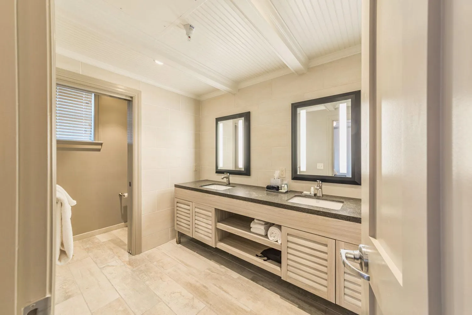 Bathroom in The Beaufort Inn