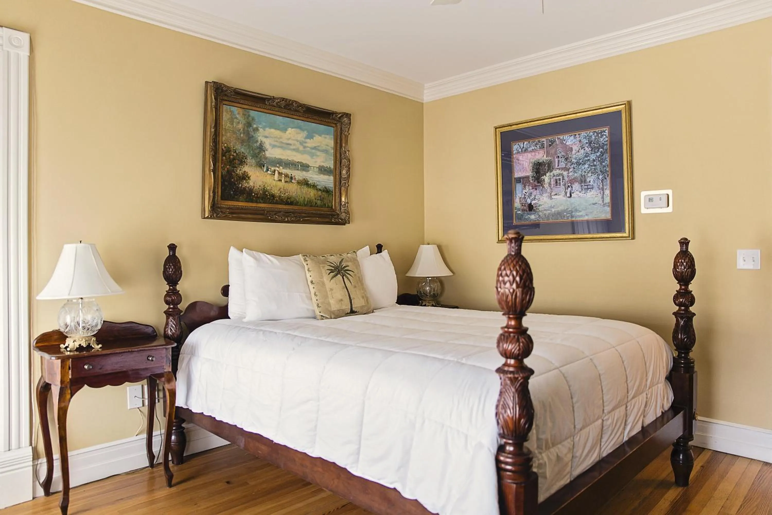 Photo of the whole room, Bed in The Beaufort Inn